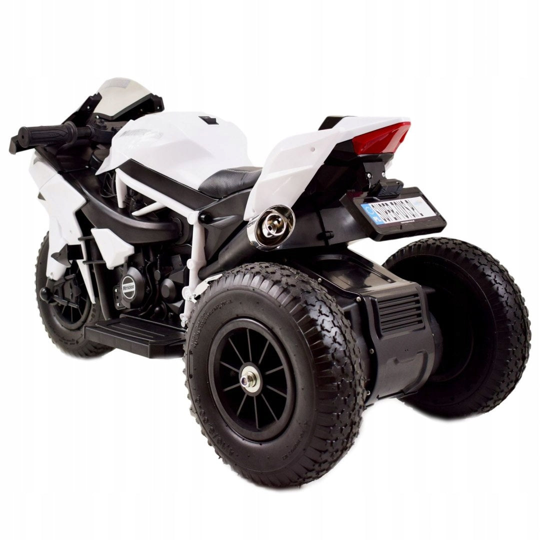 SUPER CHASER 12 V, MODERN SHAPE, GLOWING WHEELS, GAS IN THE SHIFTER, TWO SIL Packaging status original