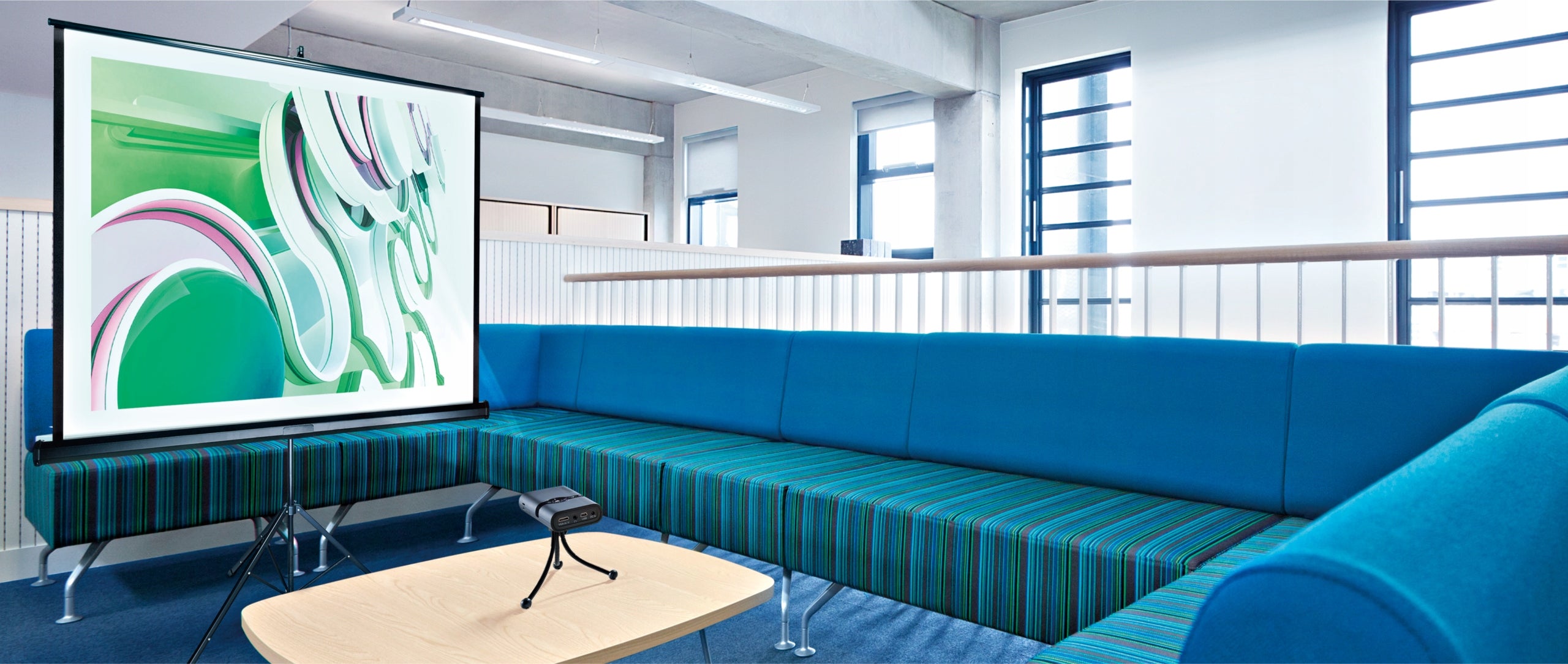 SUPREMASCREEN LEO 152x152 Matt White PORTABLE PROJECTION SCREEN Brand SUPREMA