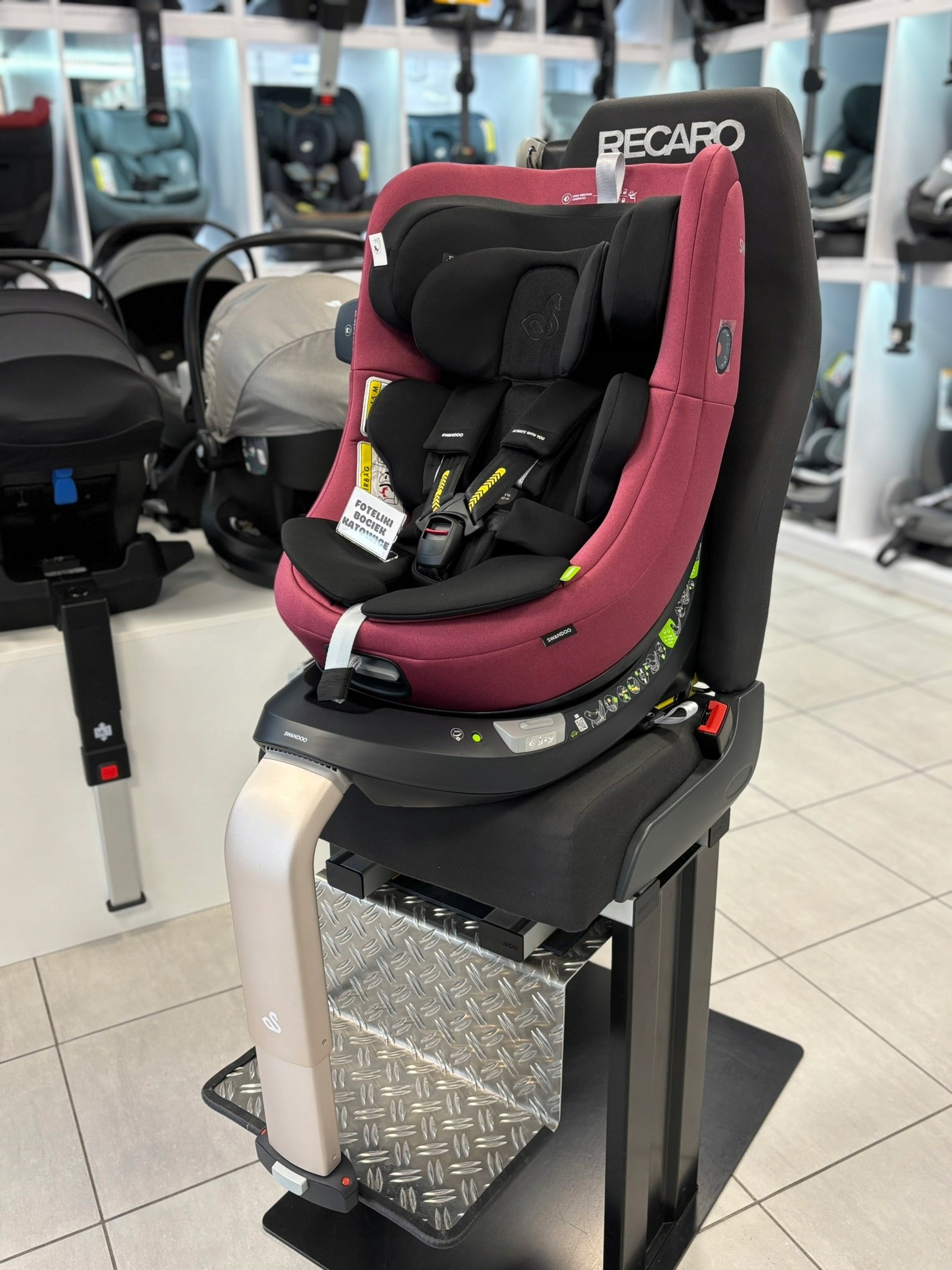 SWANDOO MARIE 5 I-SIZE FOREST FRUITS SWIVEL SEAT 0-4 YEARS Brand Swandoo