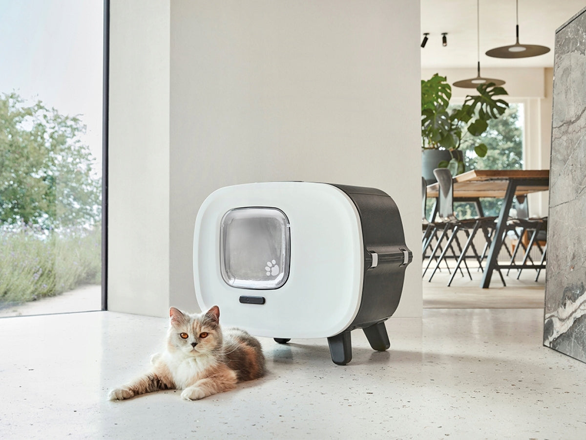 Savic closed litter box Mira de Luxe Anthracite with filter on legs Kind closed litter box