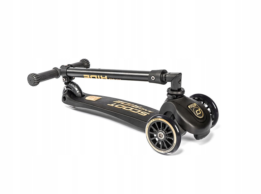 Scoot And Ride SCOOTER Highwaykick 3 Wheels with LED 3 years | FOLDING EAN (GTIN) 4897033964807