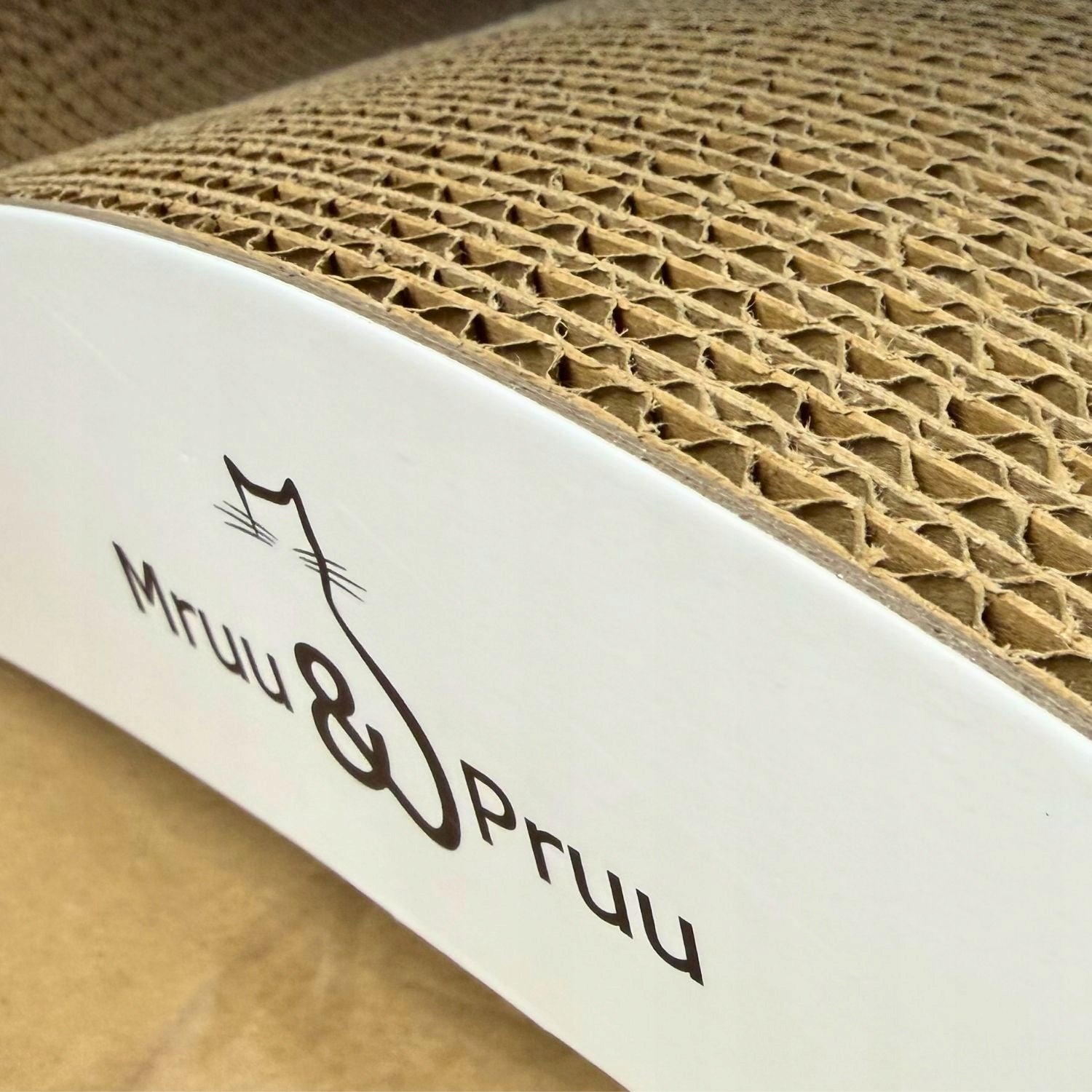 Scratcher White Mruu&Pruu Leon Cardboard Scratcher For Cat White Brand Mruu&Pruu
