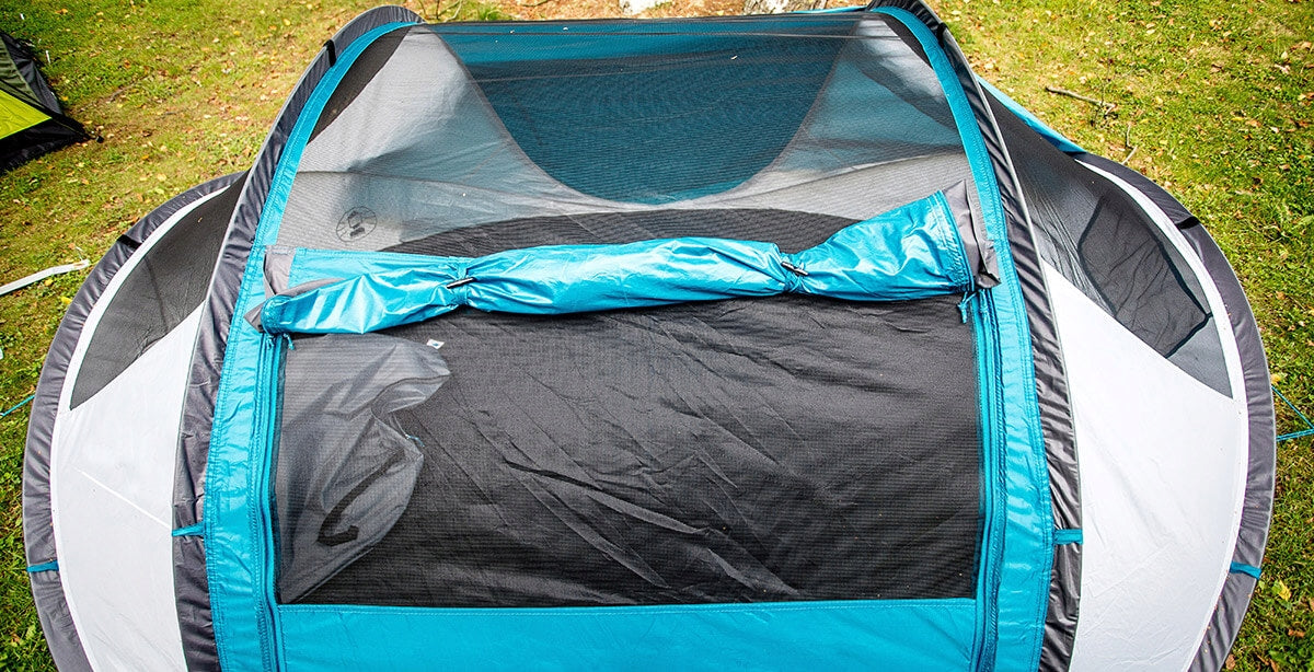 Self-folding tent for 4 people Galiano 4 Blue FastPitch Pop Up Coleman Additional features pockets sun protection wind protection window ventilation system