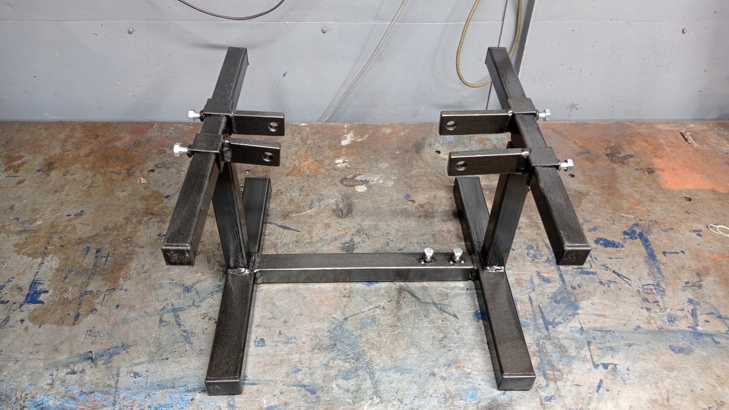 Service stand for a motorcycle engine - Raw condition Manufacturer code st10