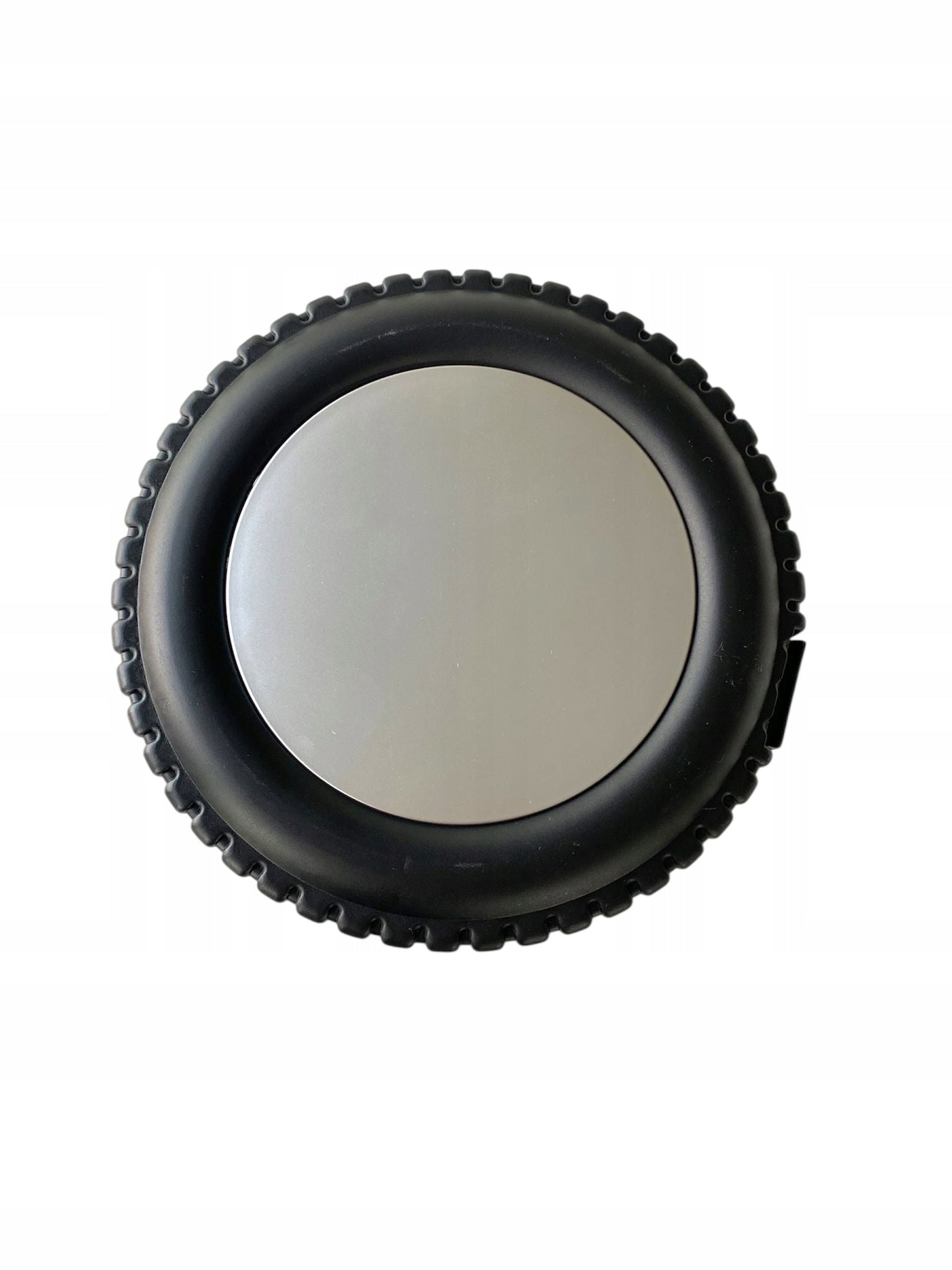 Set of 20 tools in a tire-shaped package Manufacturer code V8729-03