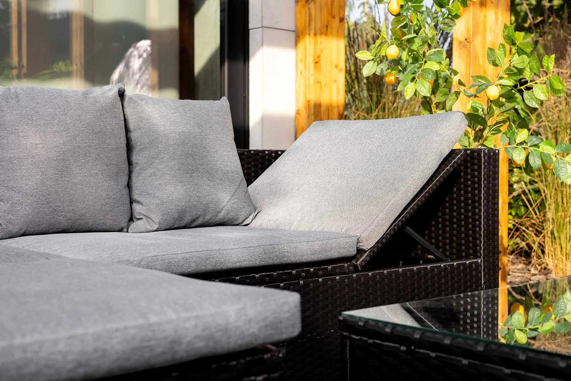 Set of Garden Furniture Black Corner Poufs Table Technorattan di volio Main material synthetic rattan