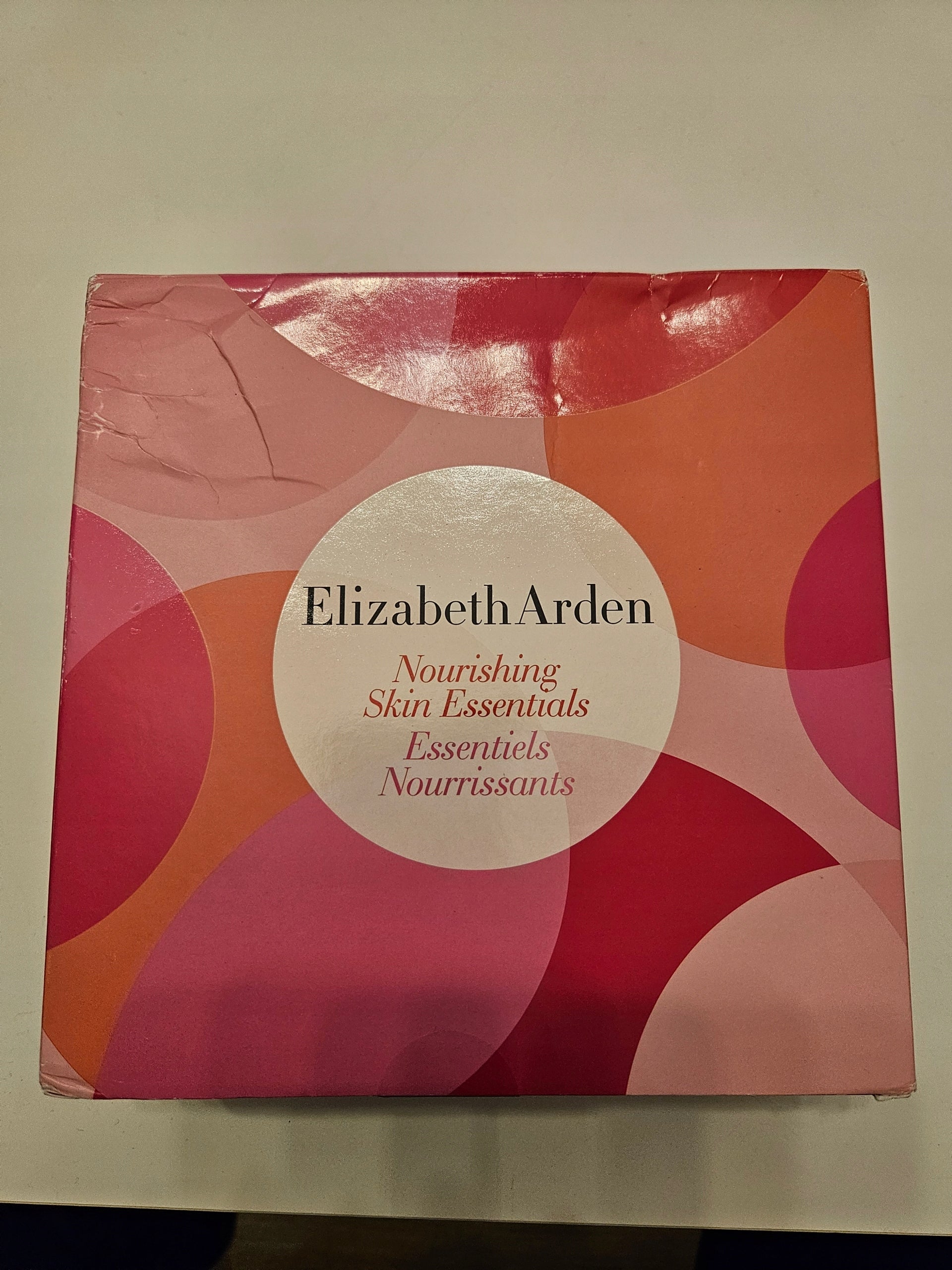 Set of care cosmetics Elizabeth Arden Eight Hour DESCRIPTION!!! Manufacturer code 0001