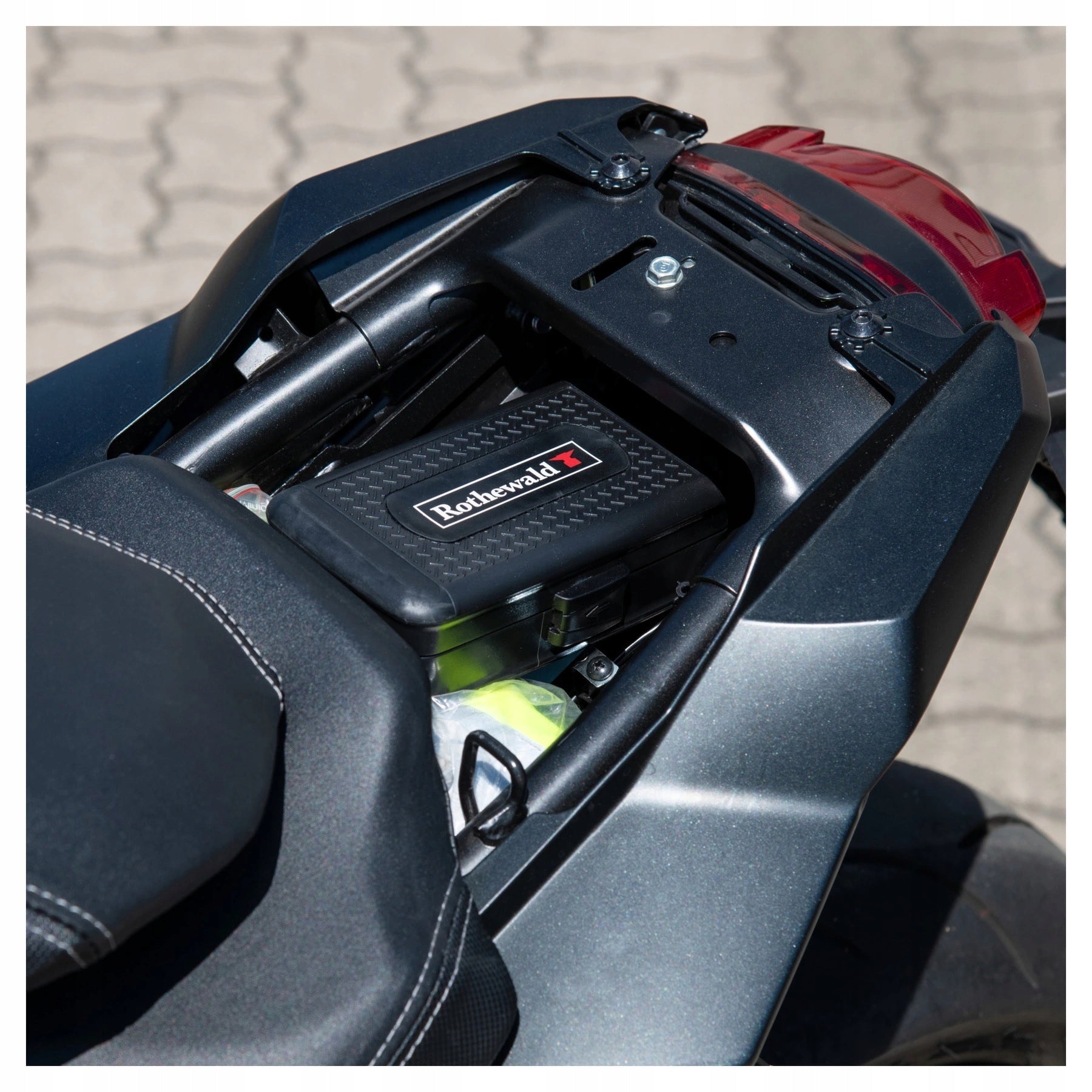 Set of keys 38 pcs. metric basic decent under the motorcycle seat