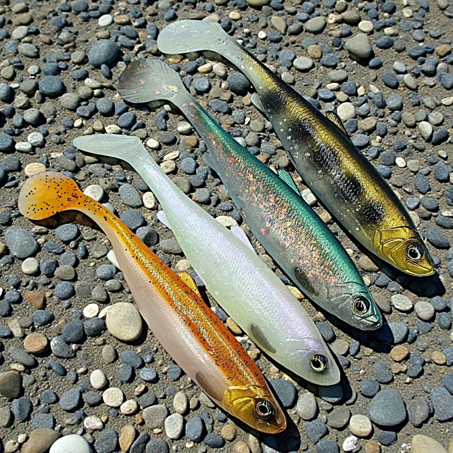 Set of lures SAVAGE GEAR HERRING SHAD V2 9CM CLEAR WATER MIX 4 pieces Packaging status original