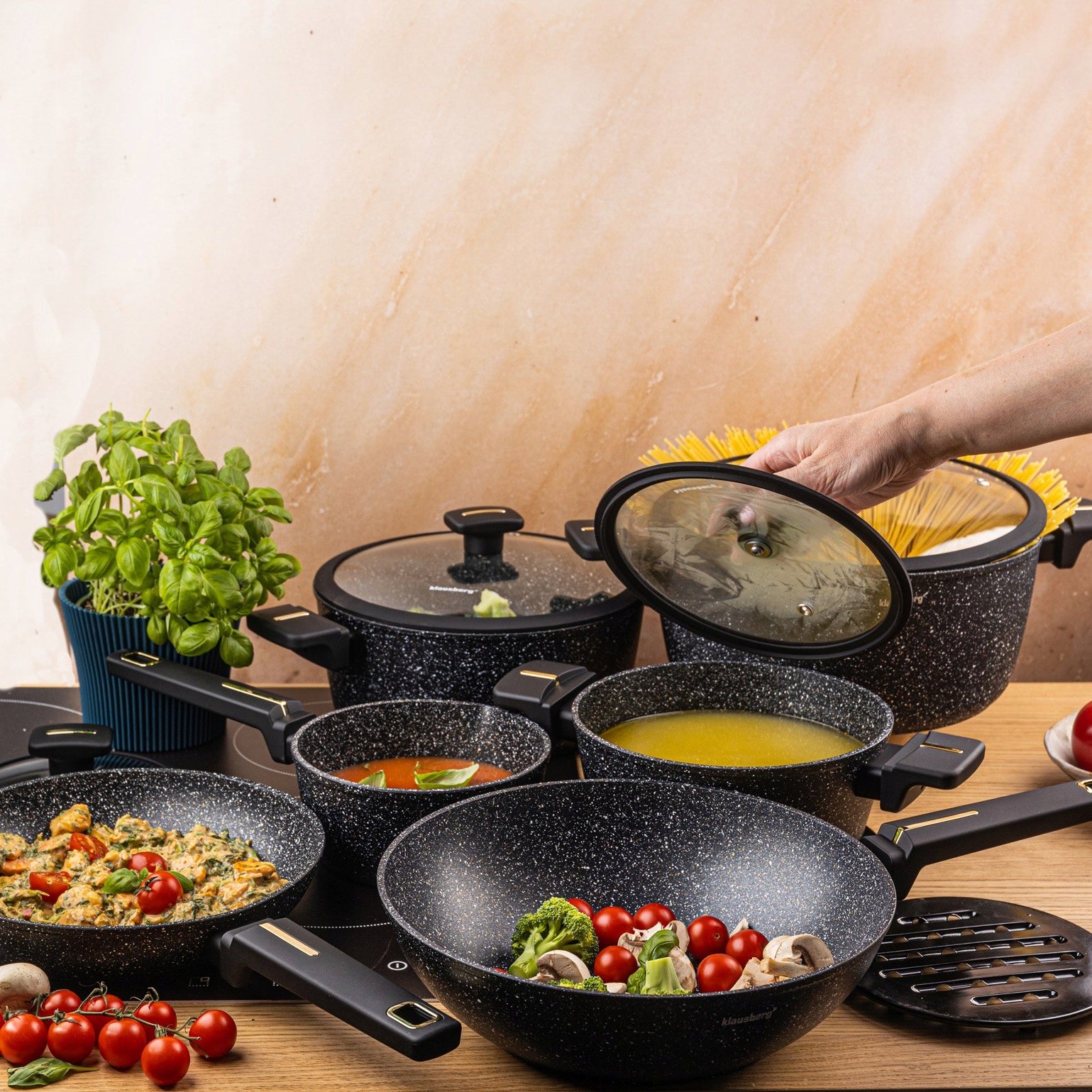 Set of pots 12 el with wok marble coating, induction KLAUSBERG KB-7968 EAN (GTIN) 5908287279681