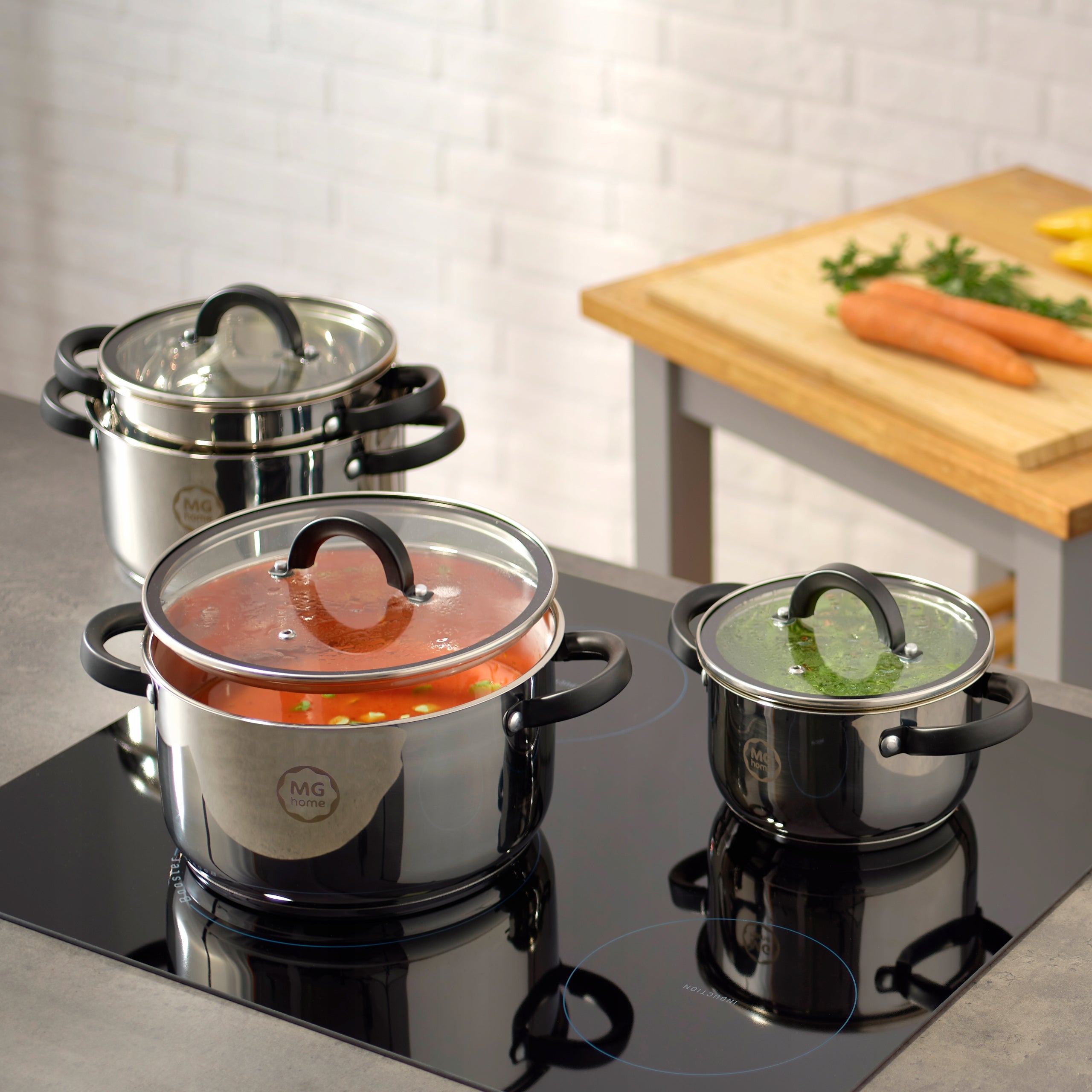Set of stainless steel pots 9 el. with lid induction gas Coating type no coating