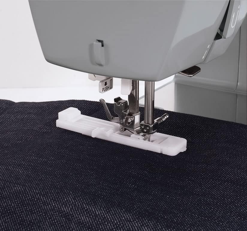 Sewing Machine Singer Heavy Duty Denim 6335M 32 Stitches Very Durable Dominant color silver/gray