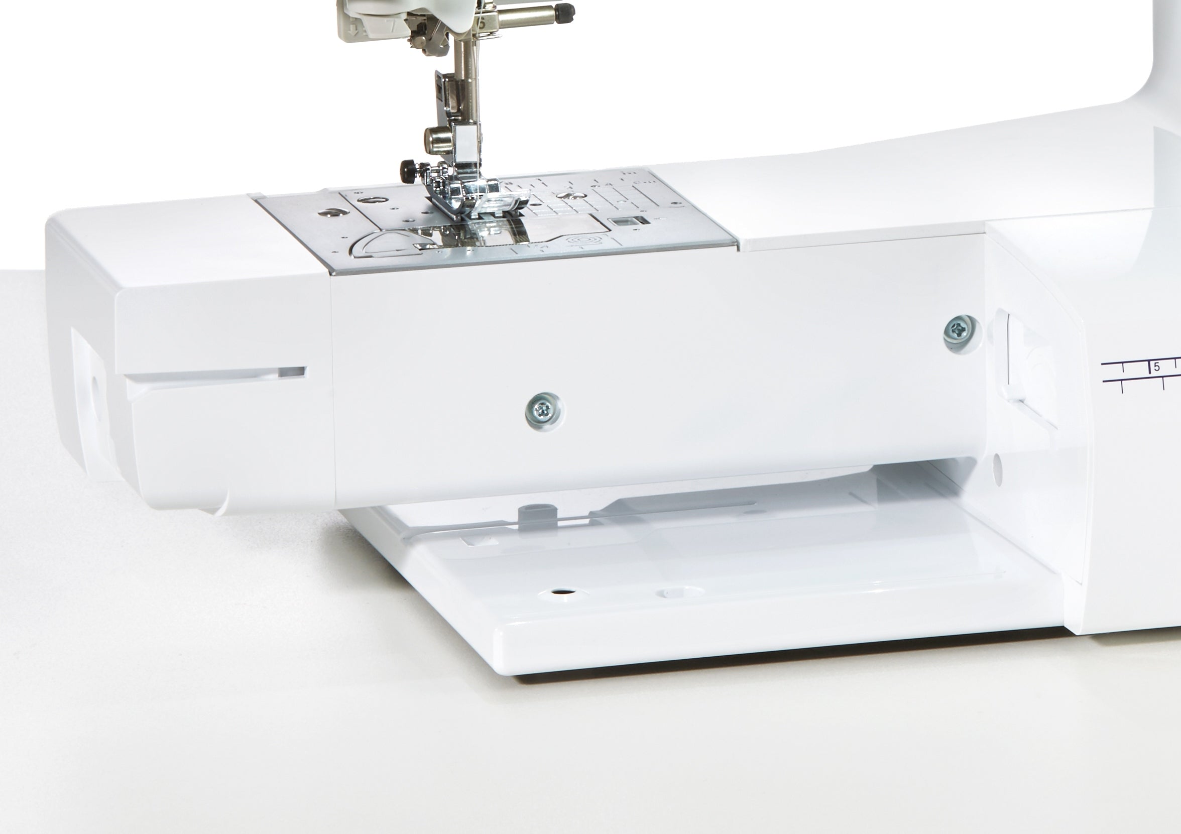 Sewing machine Brother F410 + comfortable machine for hobbyists Dominant color white