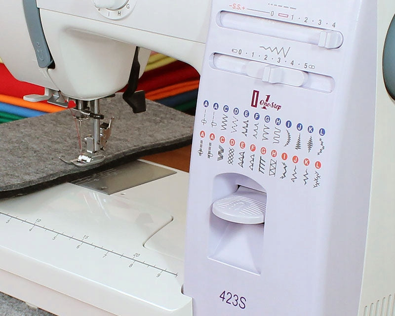 Sewing machine Janome 423S + freebies needle foot thread scissors Manufacturer code 423S