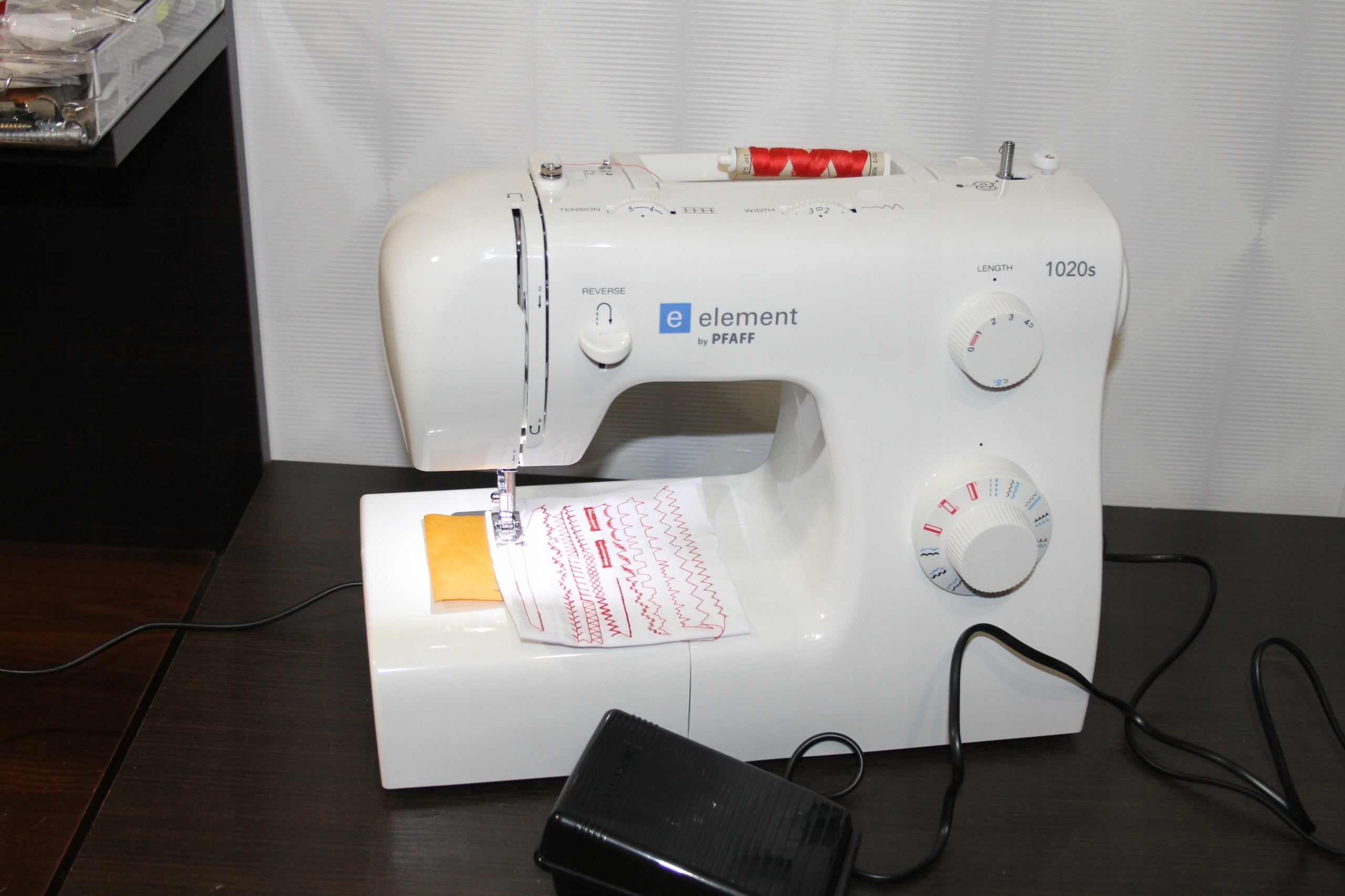 Sewing machine PFAFF 1020S Hook swing