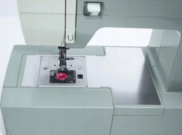 Singer 4411 sewing machine Brand SINGER