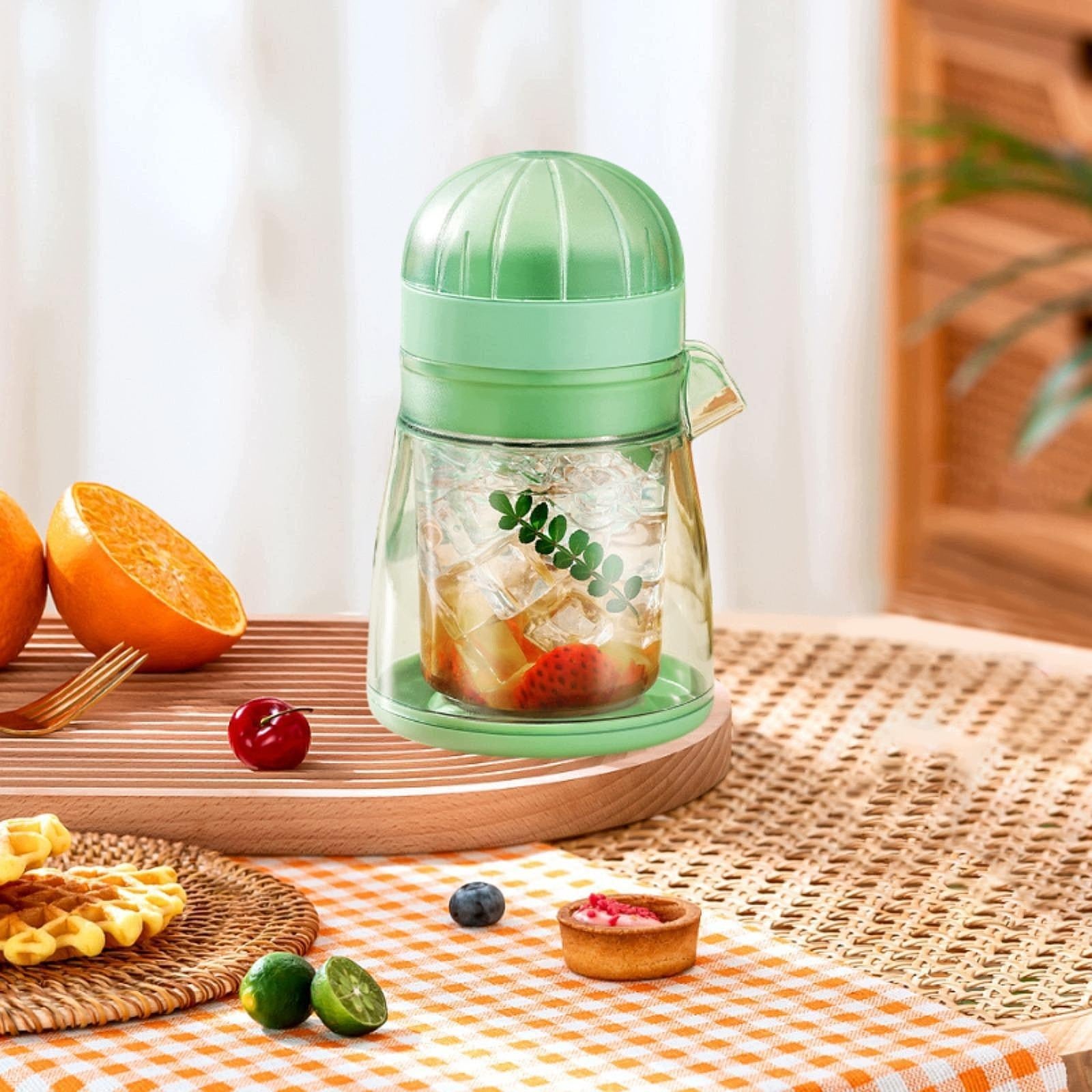 Small Citrus Hand Juicer Practical Small Squeezer for Lemon Vegetable Lime