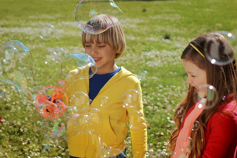 Soap bubble gun FRU BLU BLASTER + LIQUID Kid's age 3+ years