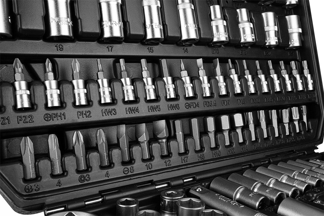 Socket Wrench Set 110 Elements 1/2", 1/4" Suitcase NEO TOOLS Brand NEO TOOLS