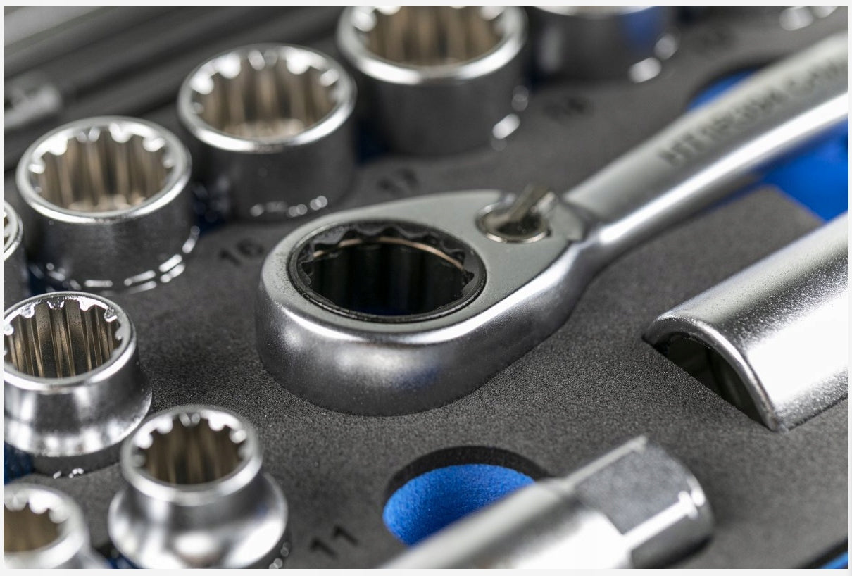 Socket wrenches through set 18el. HT1R478 Number of items in the set 18