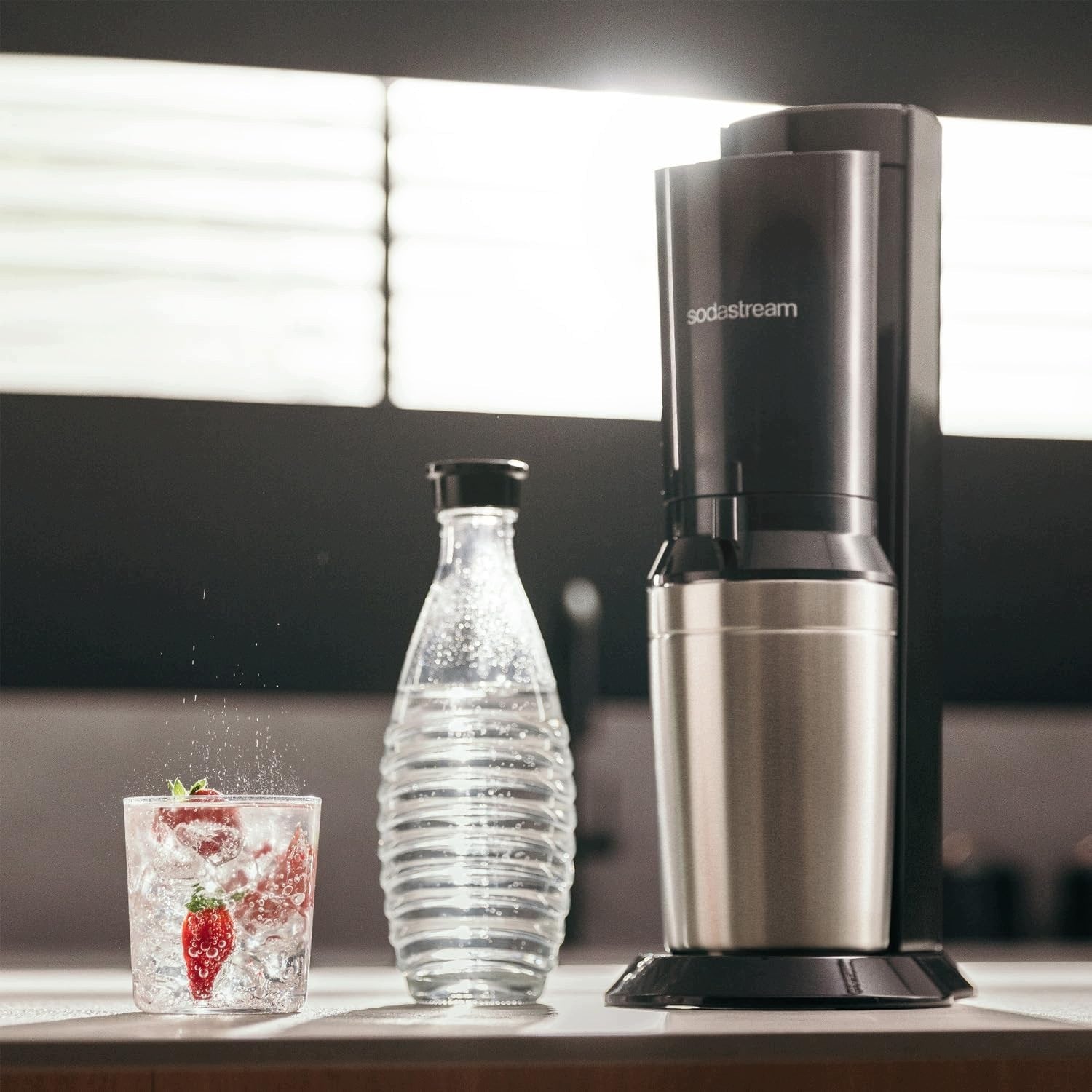 SodaStream Crystal 3.0 saturator for sparkling water glass carafe 0,7 l Packaging status original