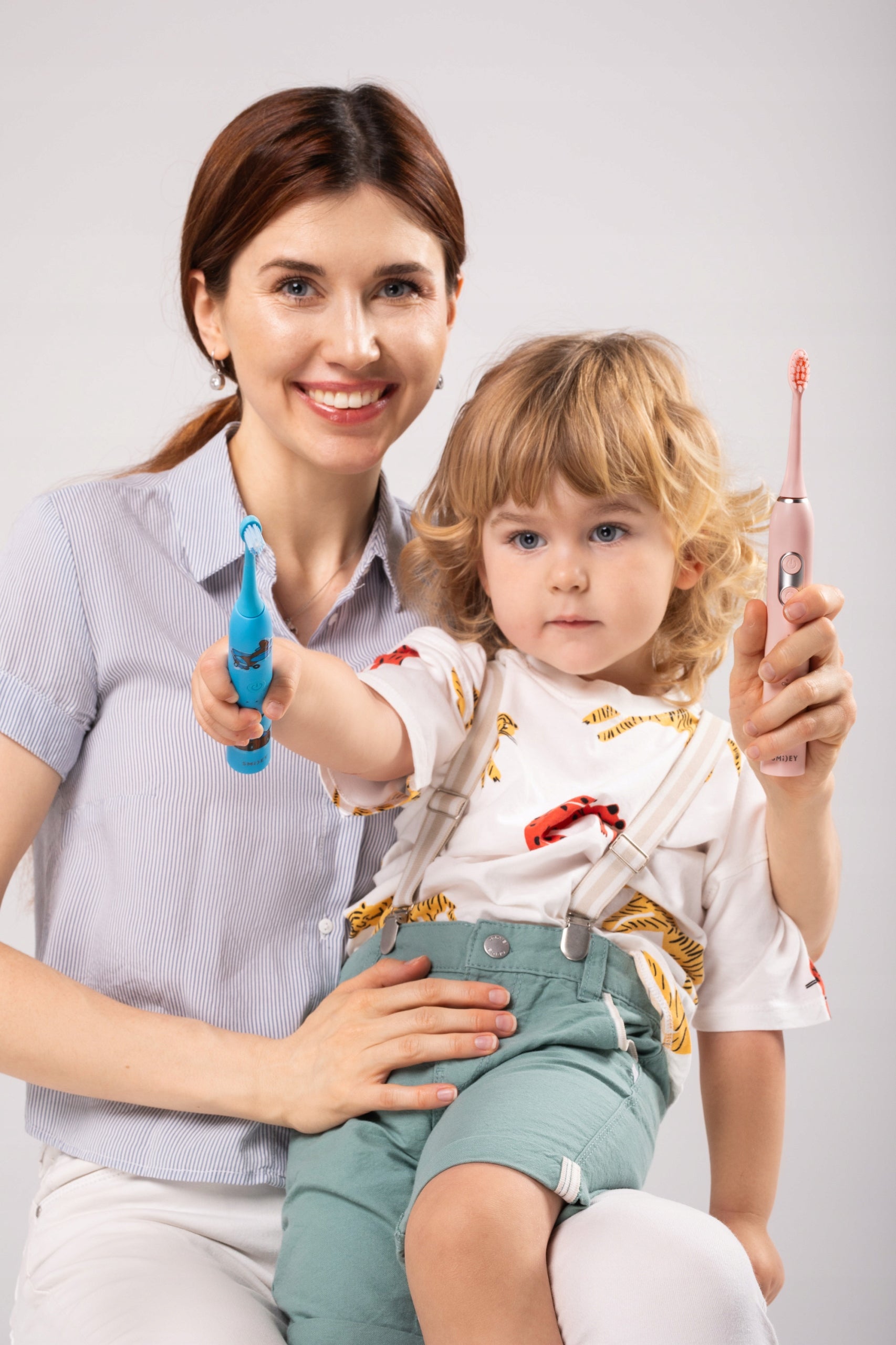 Sonic Toothbrush for Children 3+ Smiley Kids + Stickers + Washing Calendar Batteries included yes