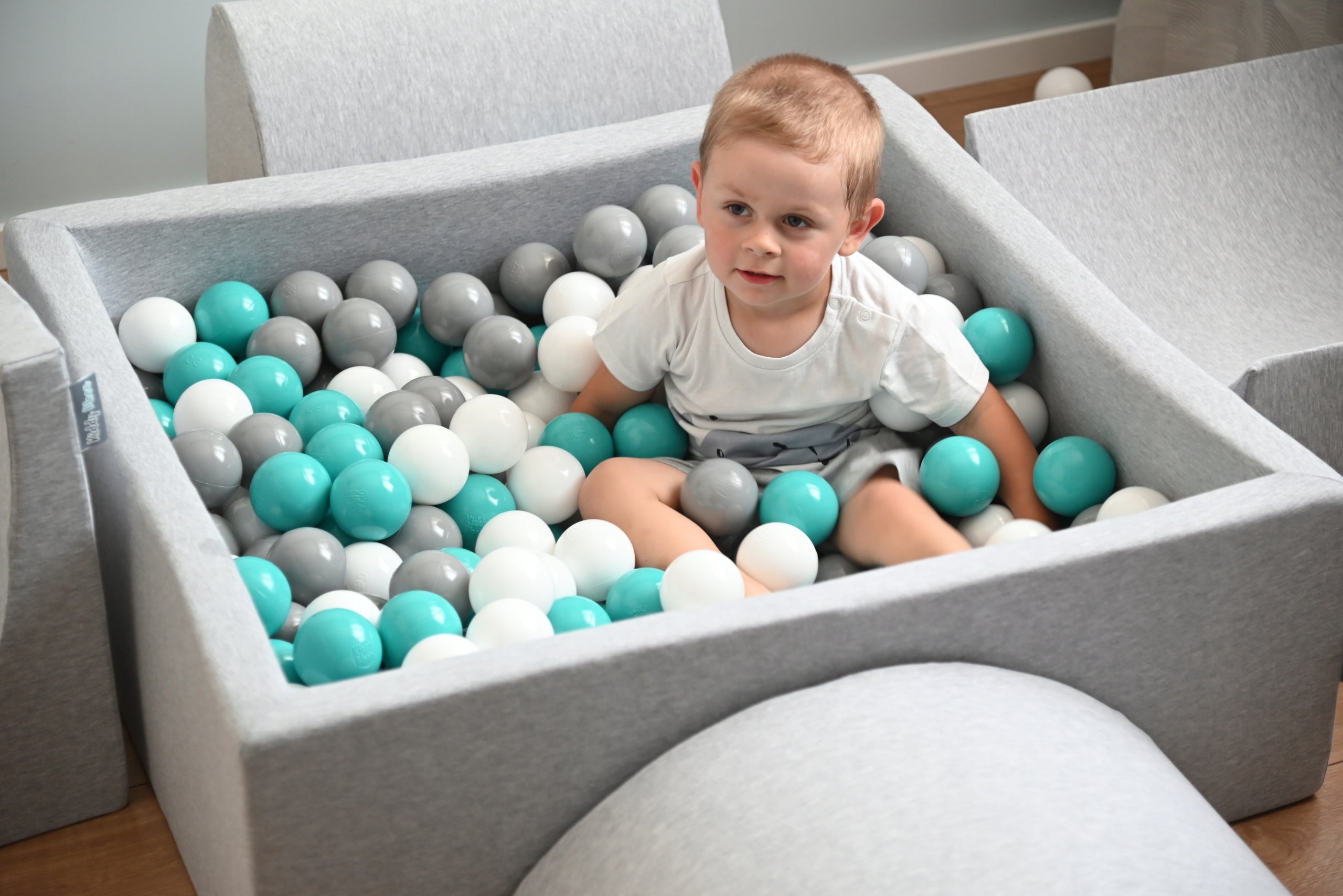 Square Toys with Foam DRY POOL 200 BALLS stairs for children Color white