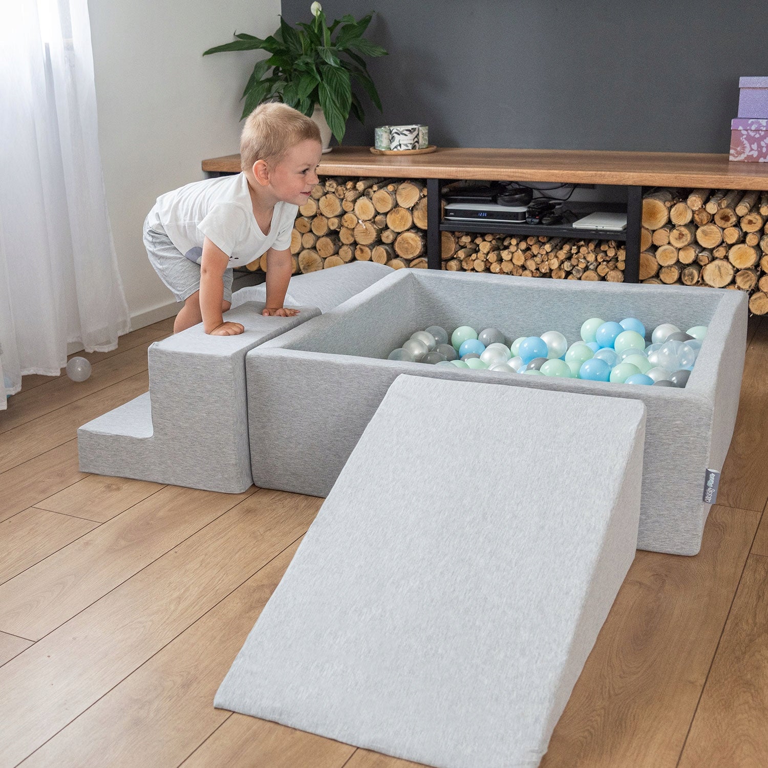 Square Toys with Foam DRY POOL 200 BALLS stairs for children Manufacturer code PPZP-KW30D-122-354