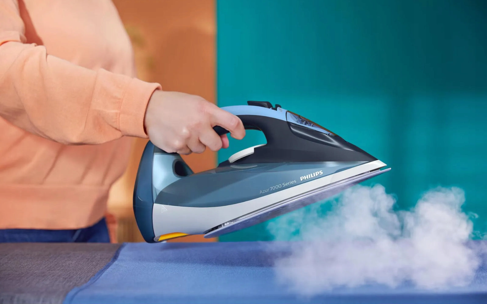Steam iron Philips Azur DST7020/20 2800W 300ml SteamGlide Plus BLUE Model DST7020/20