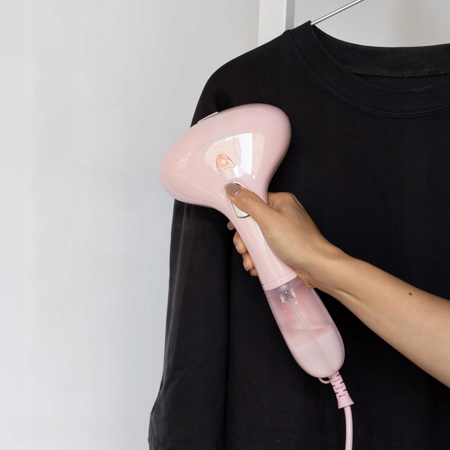 Steamer for clothes STEAMERY 1303 600 W handheld portable pink Model 1303
