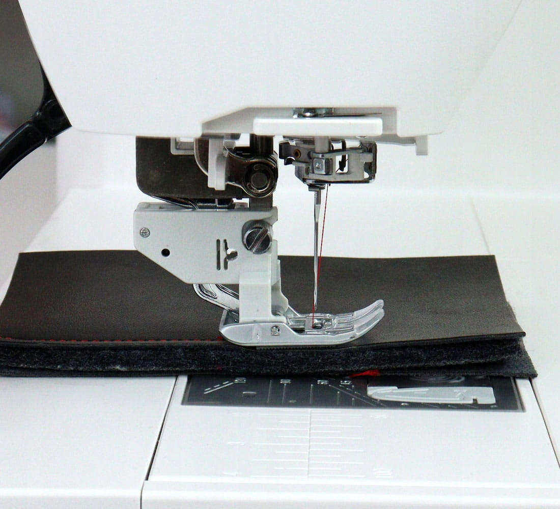 Strong computer sewing machine Janome Skyline S7 AE Hook rotating