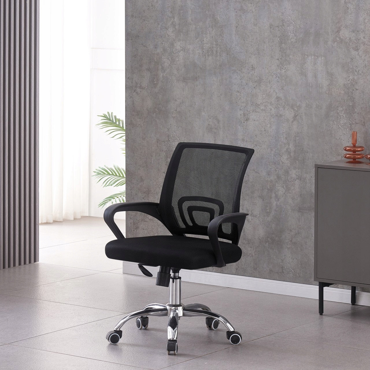 Swivel Chair, Office Chair, Armrests, Black, Tilt, Rocking GATO Manufacturer code L4H-GATO-FOTEL-CZARNY