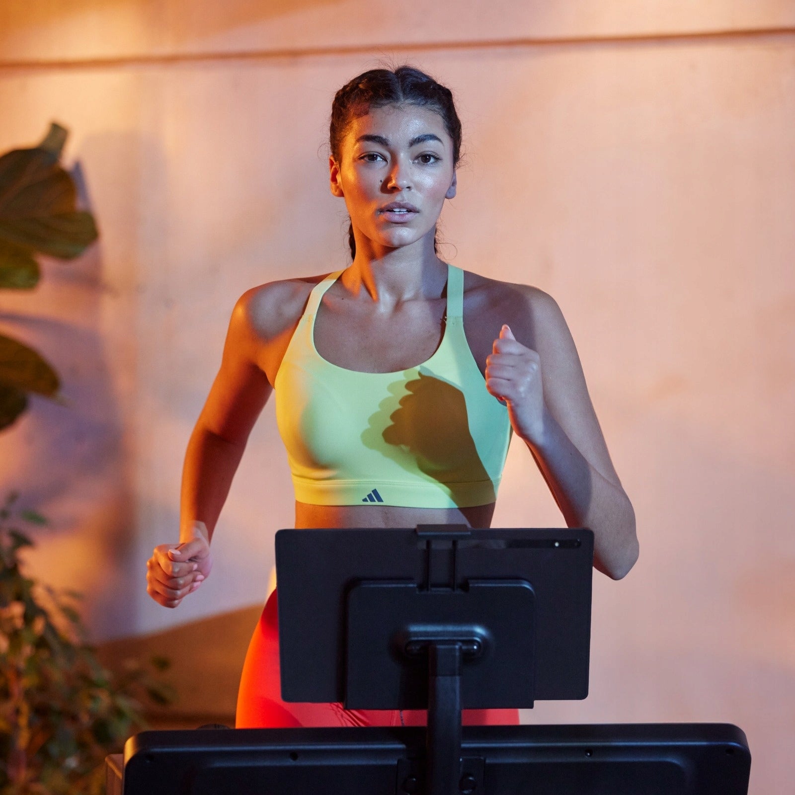 T-24c Adidas Folding Electric Treadmill with LED Display EAN (GTIN) 885652026321