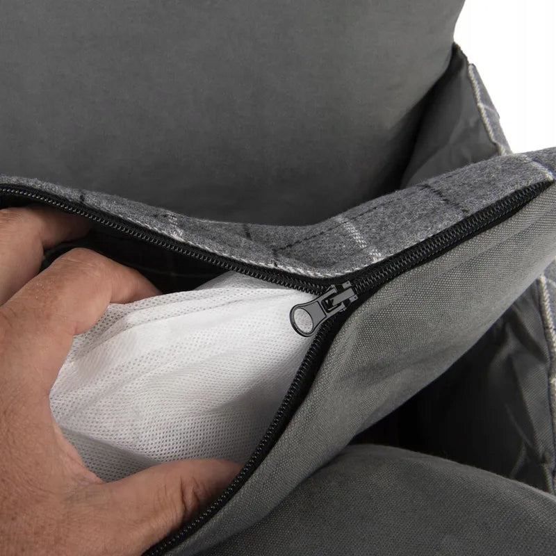 TIAKI, Sleep & Travel Portable Car Seat Brand Zooplus