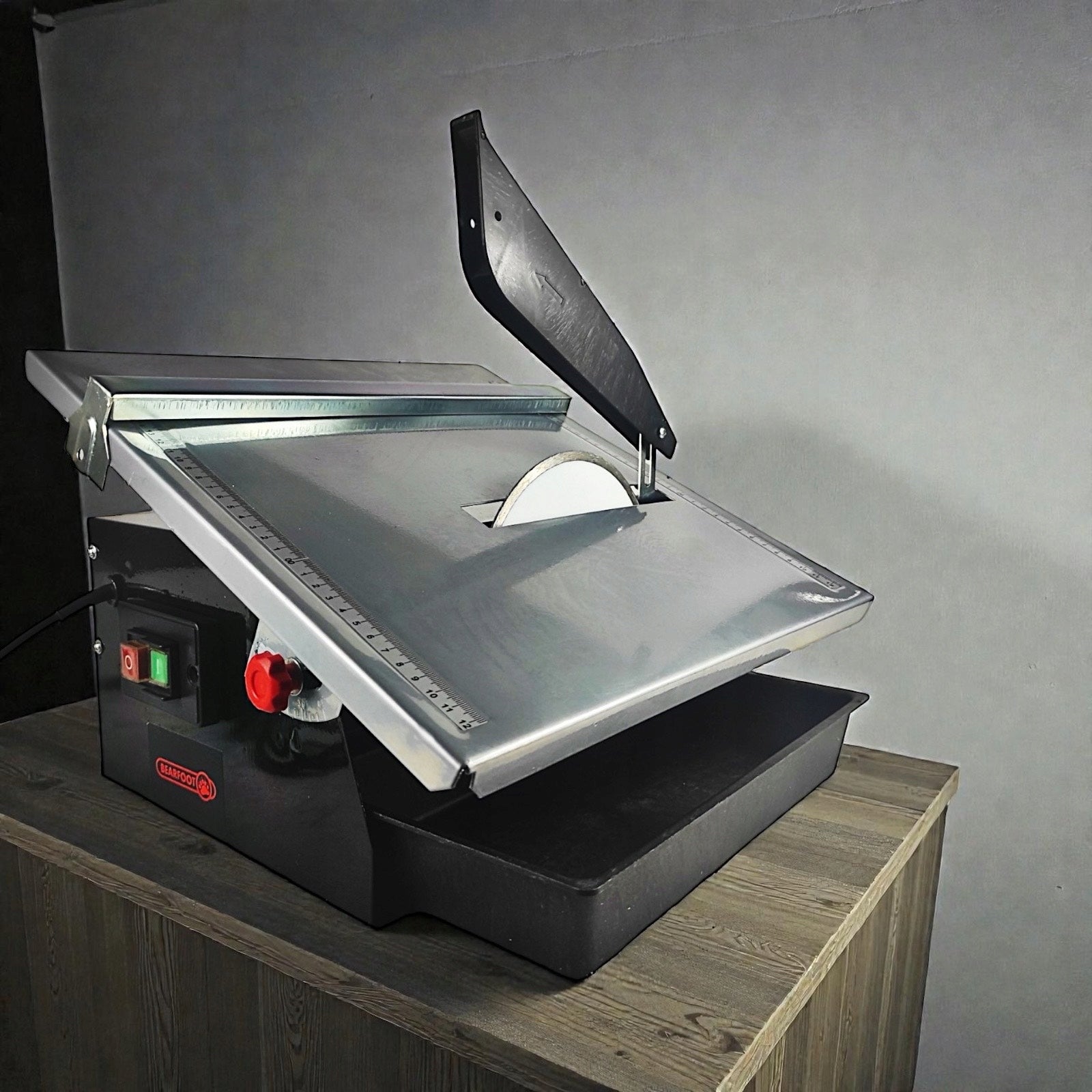 TILE CUTTER SAW TABLE FOR WOOD PANELS 1900W Brand BEARFOOT