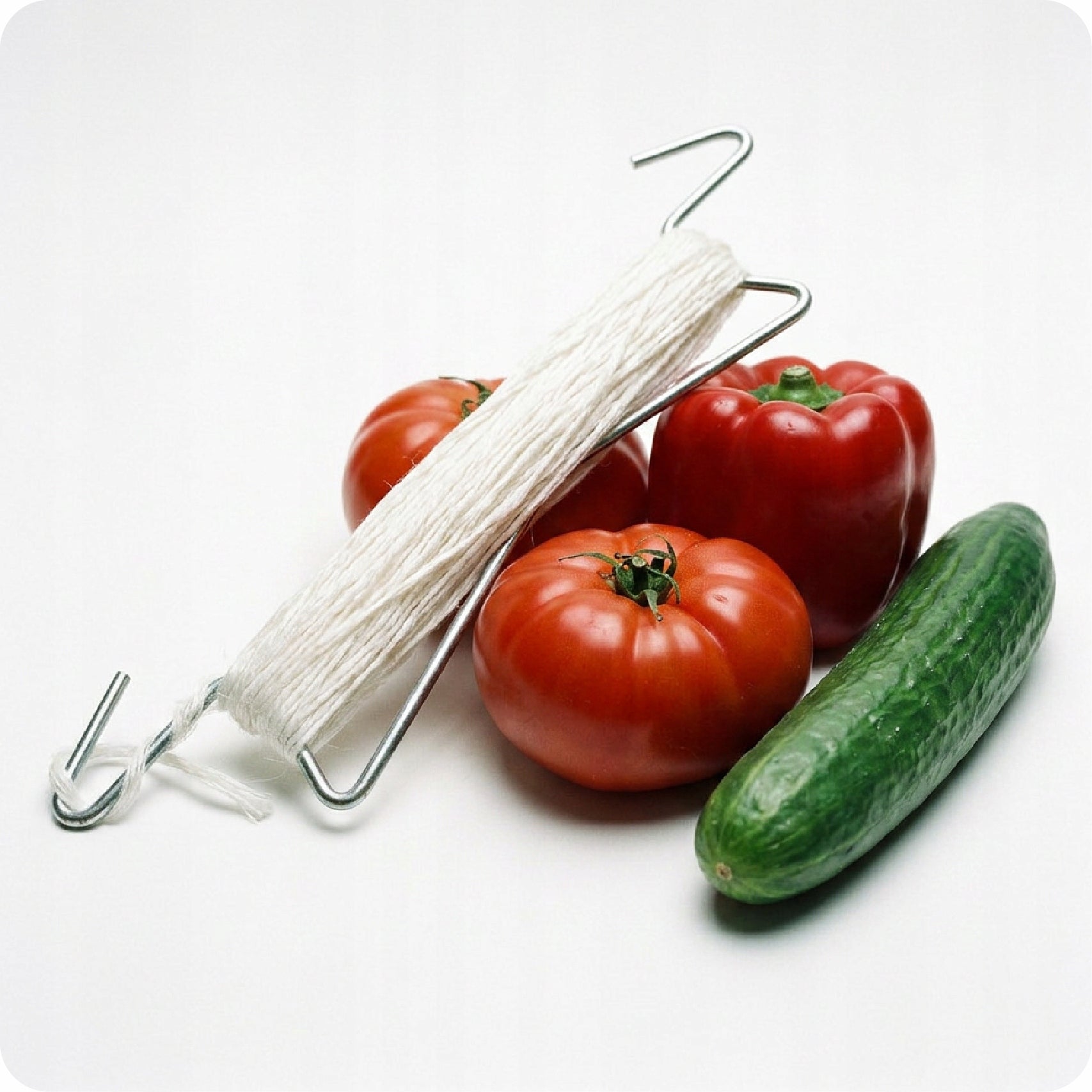 TOMATO CLIPS 100 pieces + GREENHOUSE HOOKS STRING 10m 10 pieces Color green
