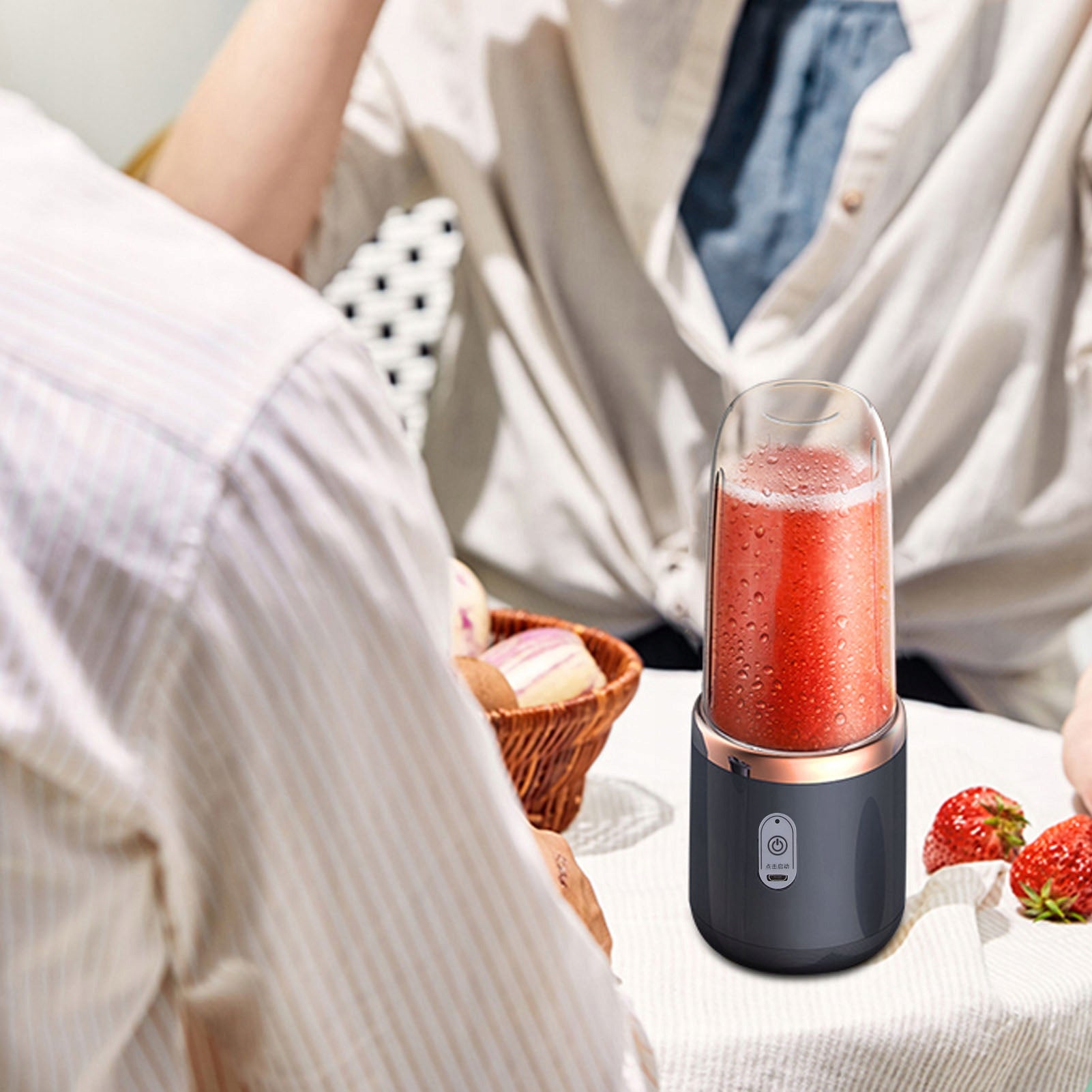 TOURIST BLENDER USB SHAKER MIXER PORTABLE Power rating 40 W
