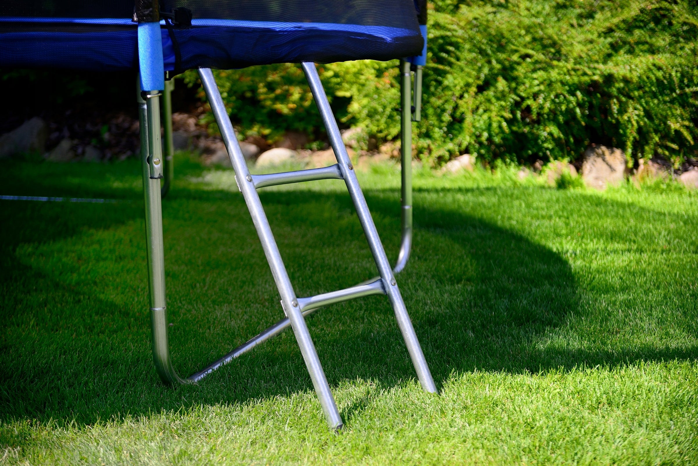 TRAMPOLINE WITH NET SAFE DURABLE SOLID FOR CHILDREN GARDEN NEW Height from ground level 90 cm
