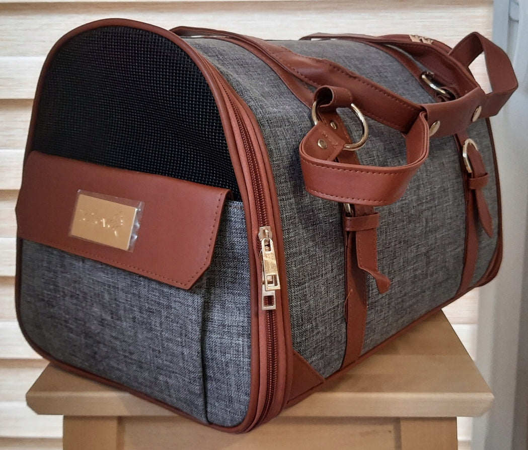 TRANSPORTER DOG CAT BAG Additional features large air vents foldable