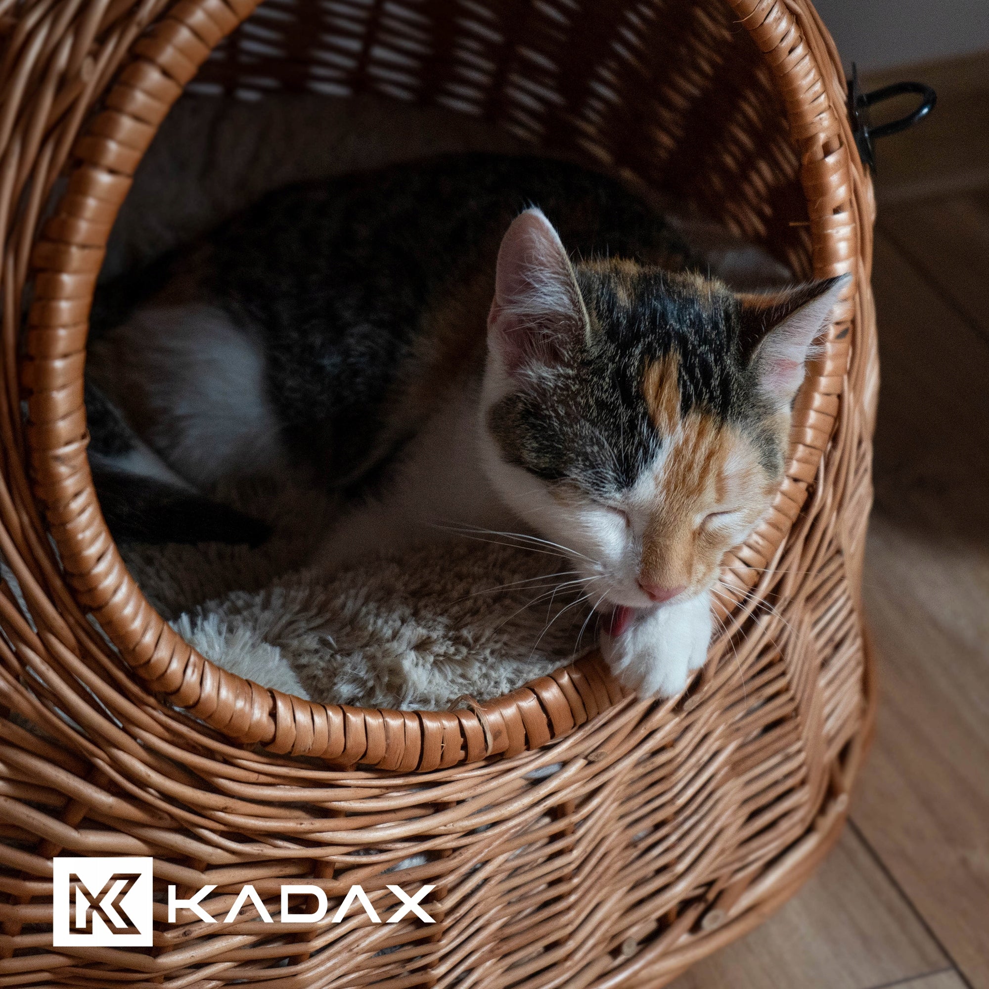 TRANSPORTER FOR CAT DOG RABBIT CAGE WICKER PLAYPEN BASKET SOLID 49cm Brand Kadax