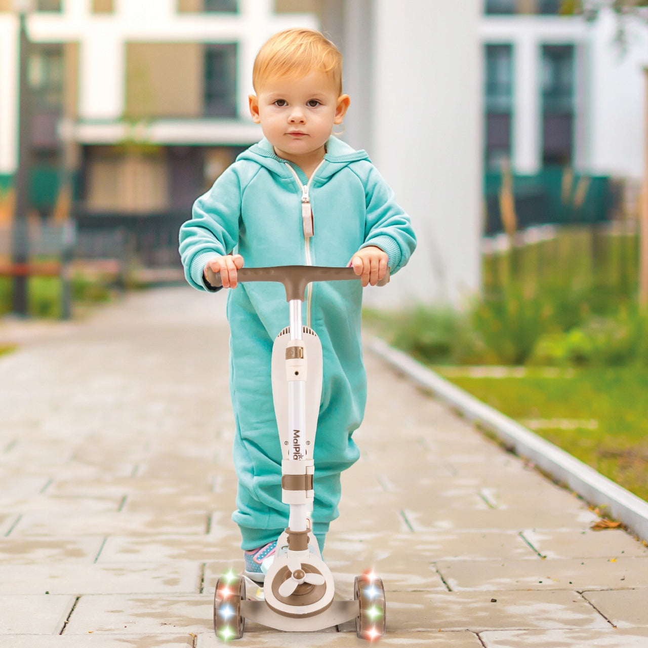 TRICYCLE SCOOTER FOR CHILDREN BALANCE RIDER WITH LED WHEEL SEAT Color blue multicolor yellow