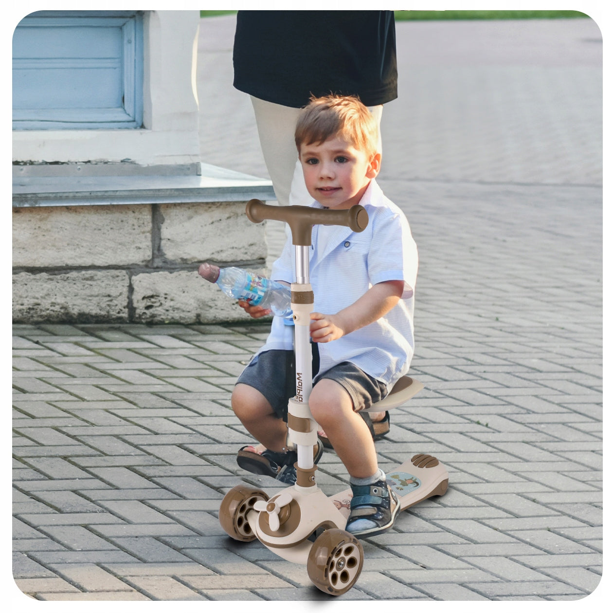 TRICYCLE SCOOTER FOR CHILDREN BALANCE RIDER WITH LED WHEEL SEAT Kind tri-wheeled