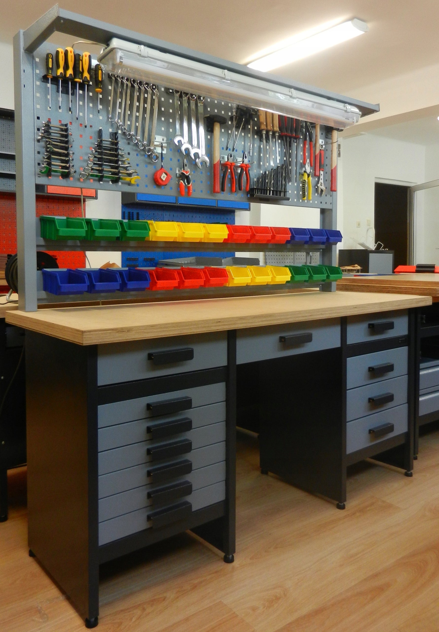 Table, workbench, locksmith's garage, tools, drawer COLORS Manufacturer code GSM 12/30