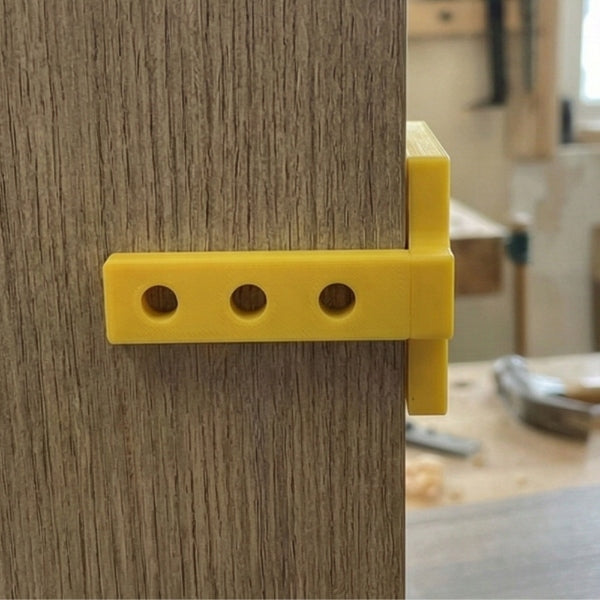 Template for determining the center of the soy plate 18 mm - furniture fitting Material synthetic material