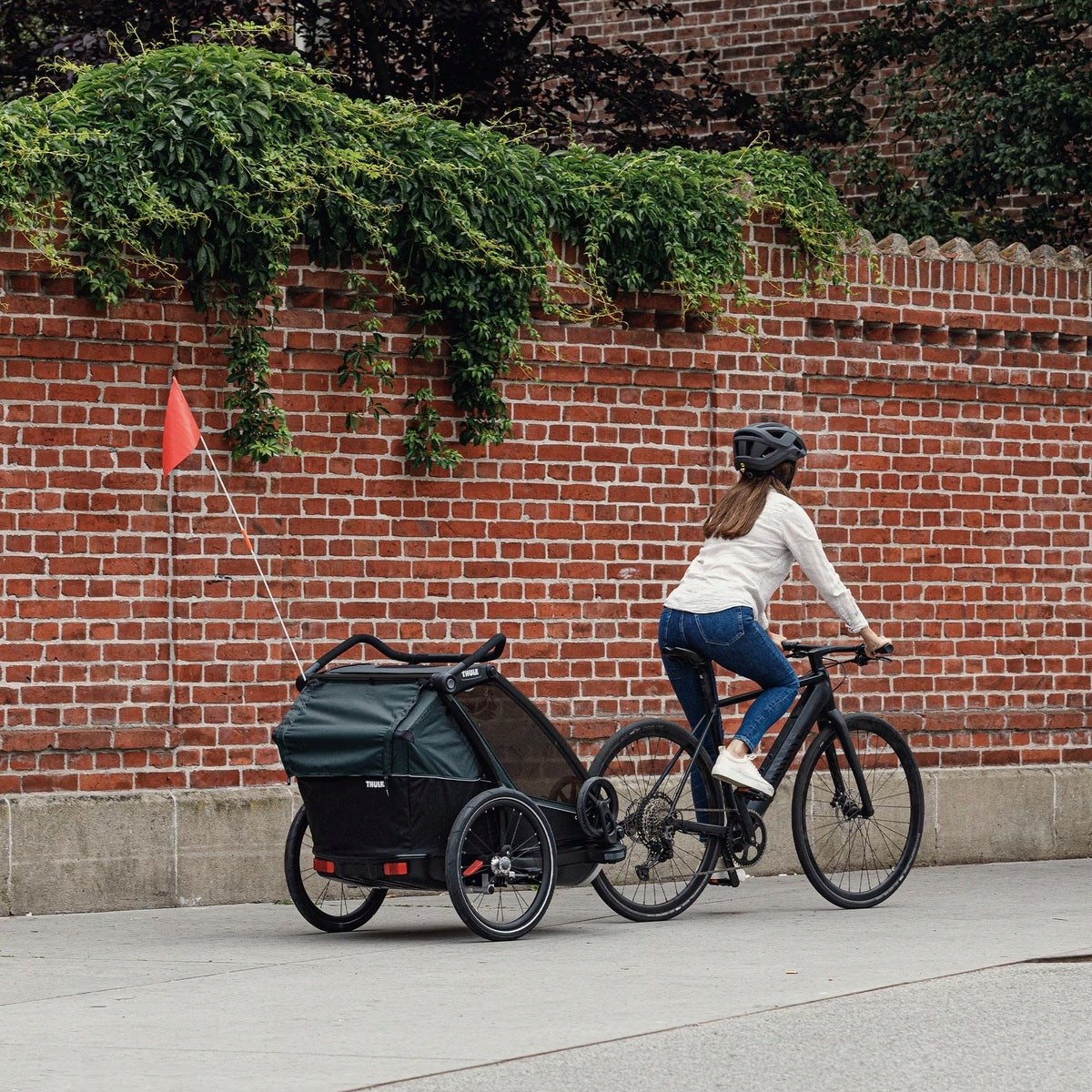 Thule Chariot Cab Double Bike Trailer Dark Slate Manufacturer code 10204022