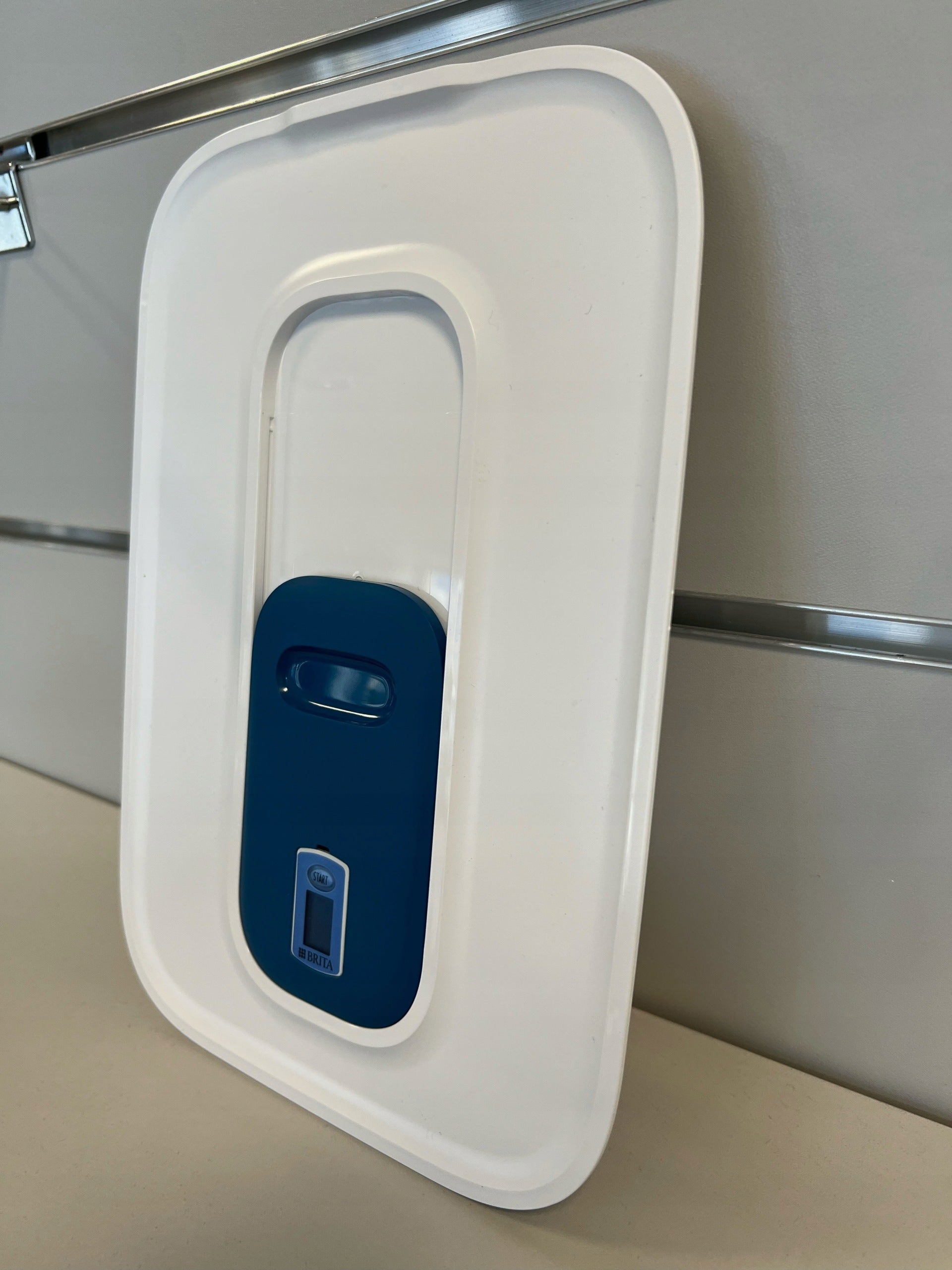 Tilting water filler flap for Brita Optimax distributor Packaging status original
