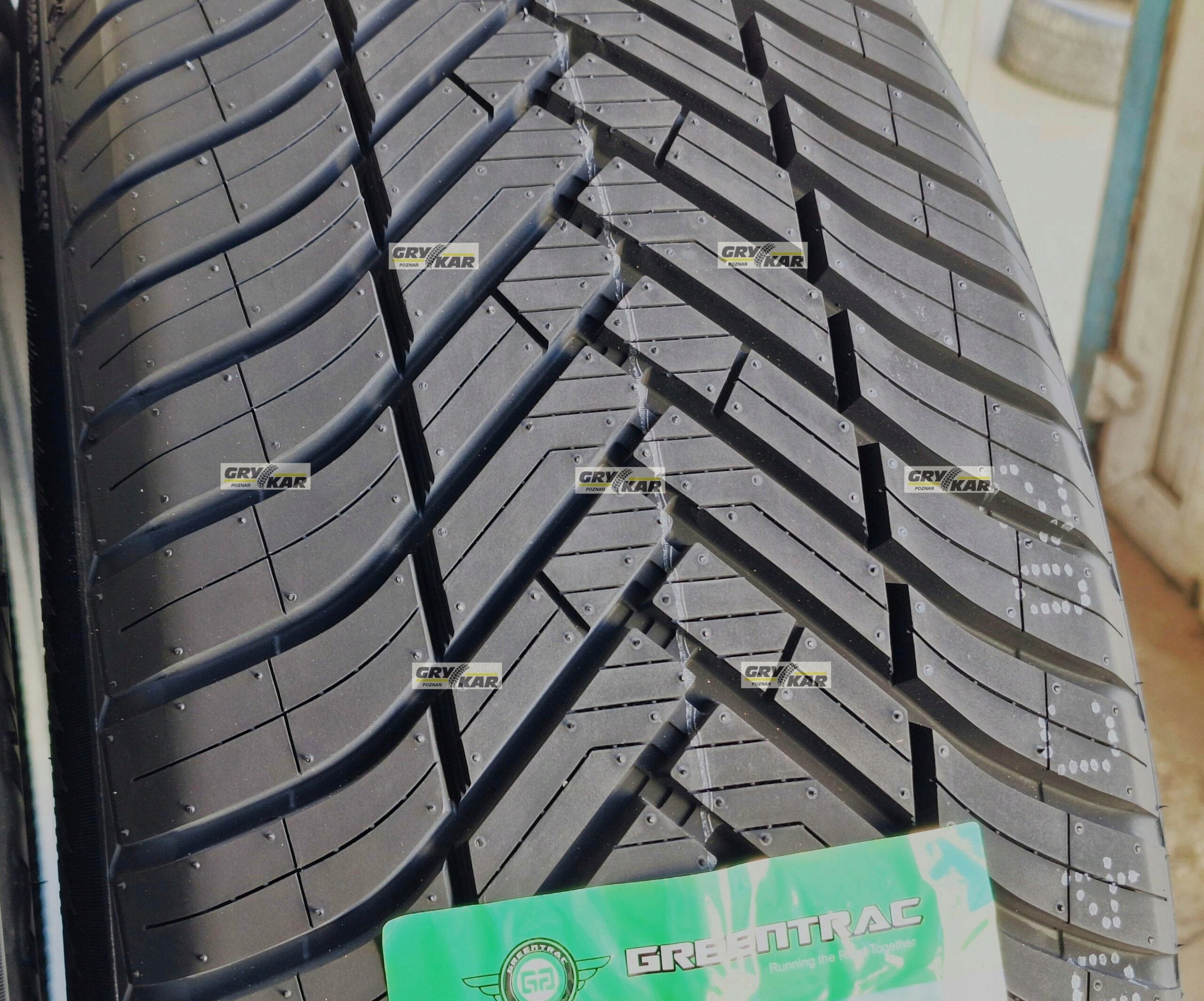 Tires 235/55R19 Greentrac Season Master 26r C/B/71dB 3-year warranty PLN 320/piece Year of manufacture 2026