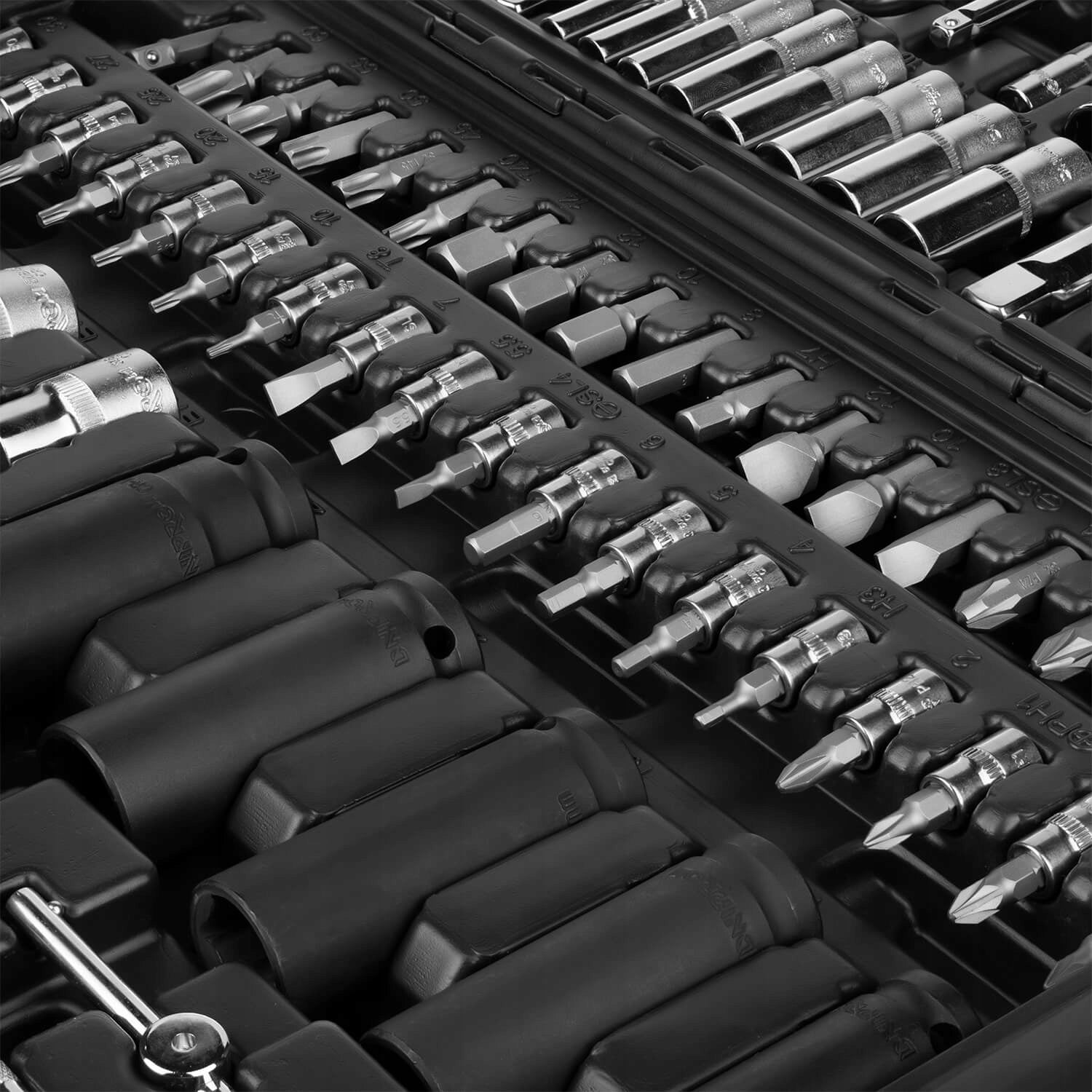 Tool set Dnipro-M ULTRA 112 pcs. suitcase Cr-V S2 Manufacturer code 15468000