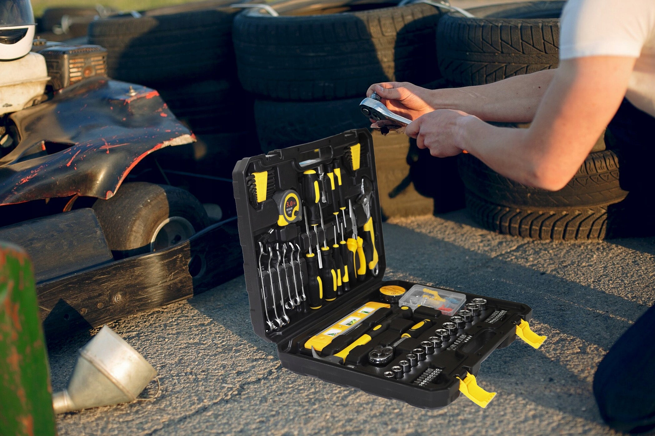 Tool set tool case 140 elements wrenches screwdrivers tools Product weight with unit packaging 4.45 kg