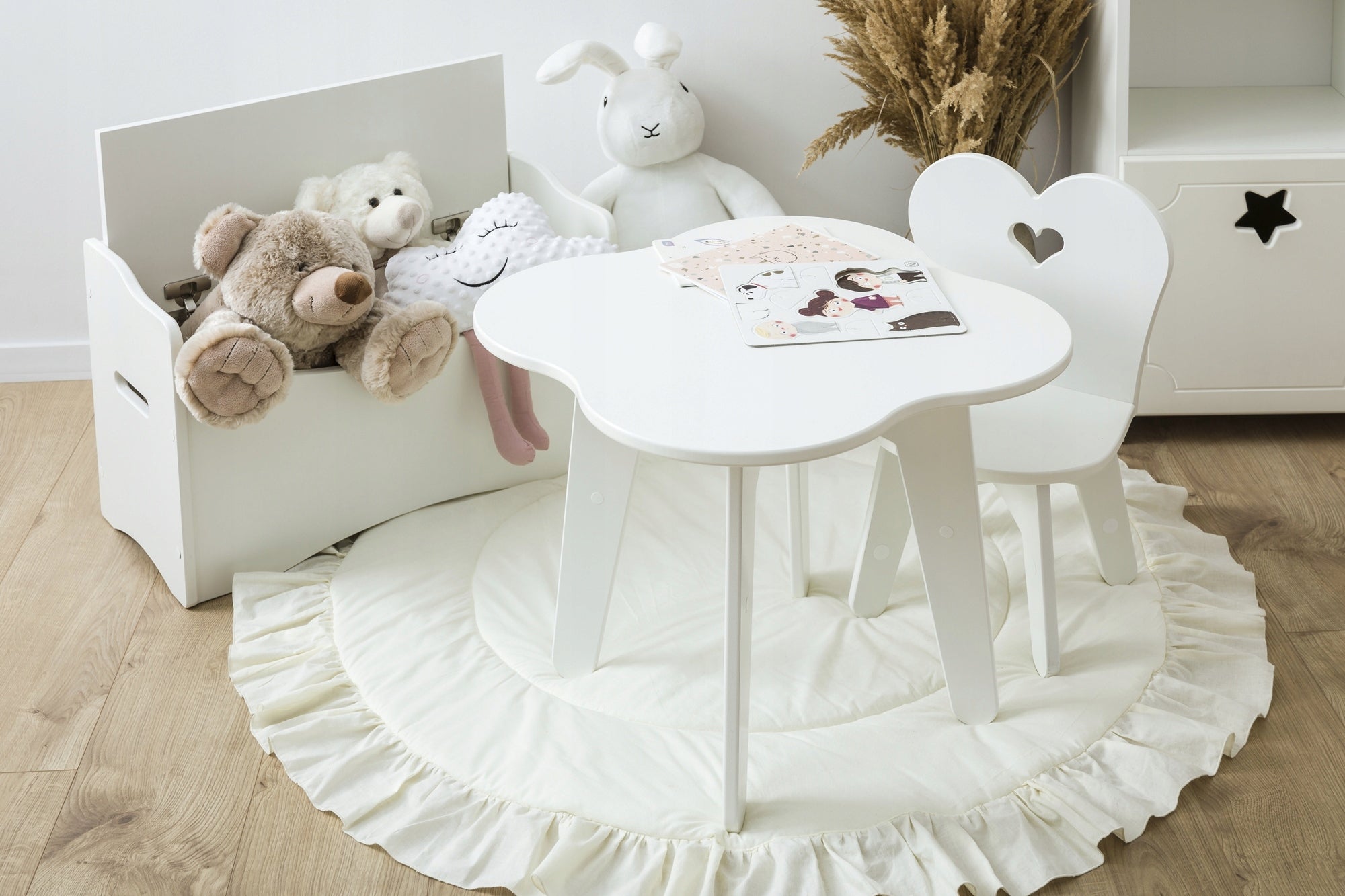 Toy chest container for children seat with pillow beige/ heart Color beige